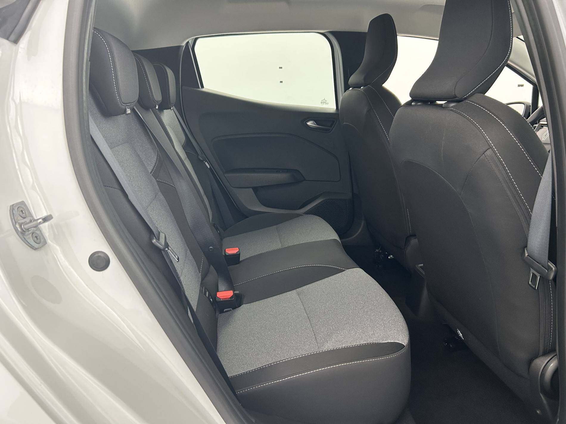 Vente en ligne Renault Clio 5 Clio TCe 90 au prix de 13 991 €