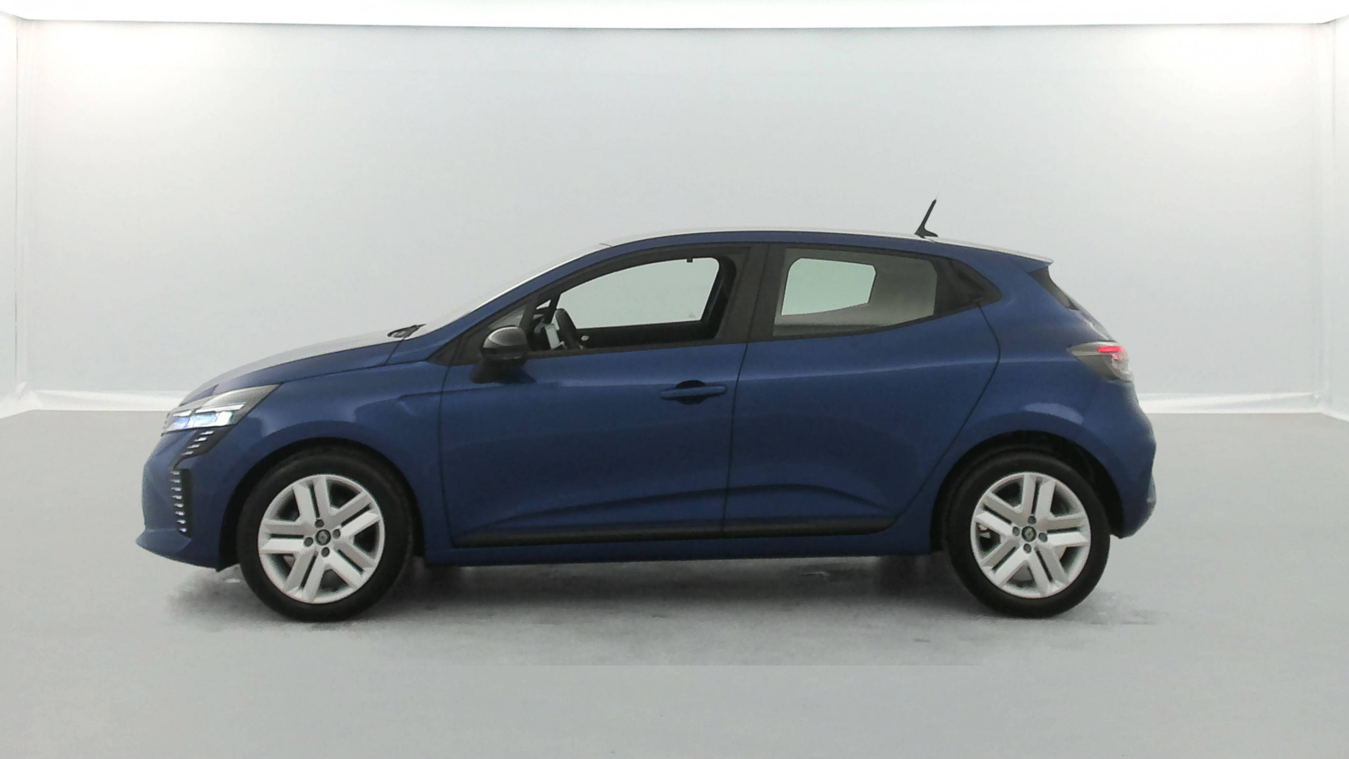 Vente en ligne Renault Clio 5 Clio TCe 90 au prix de 15 990 €