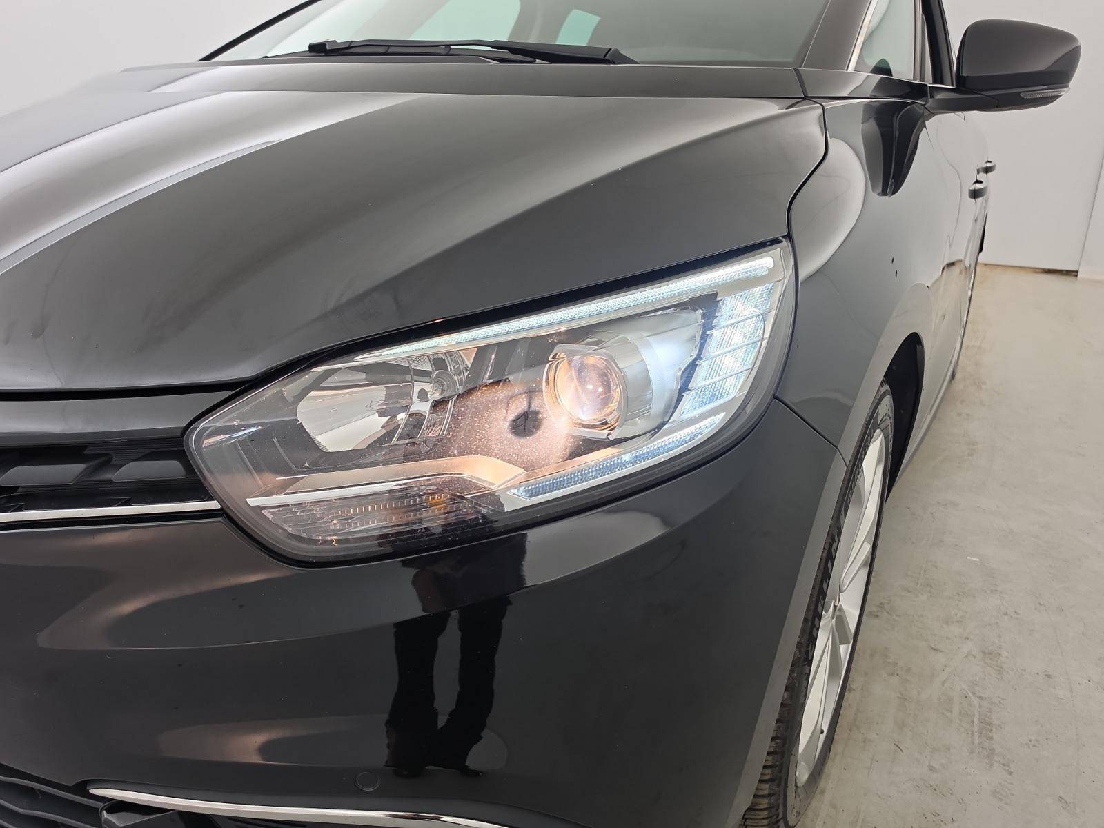 Vente en ligne Renault Grand Scenic 4 Grand Scenic Blue dCi 120 au prix de 13 999 €