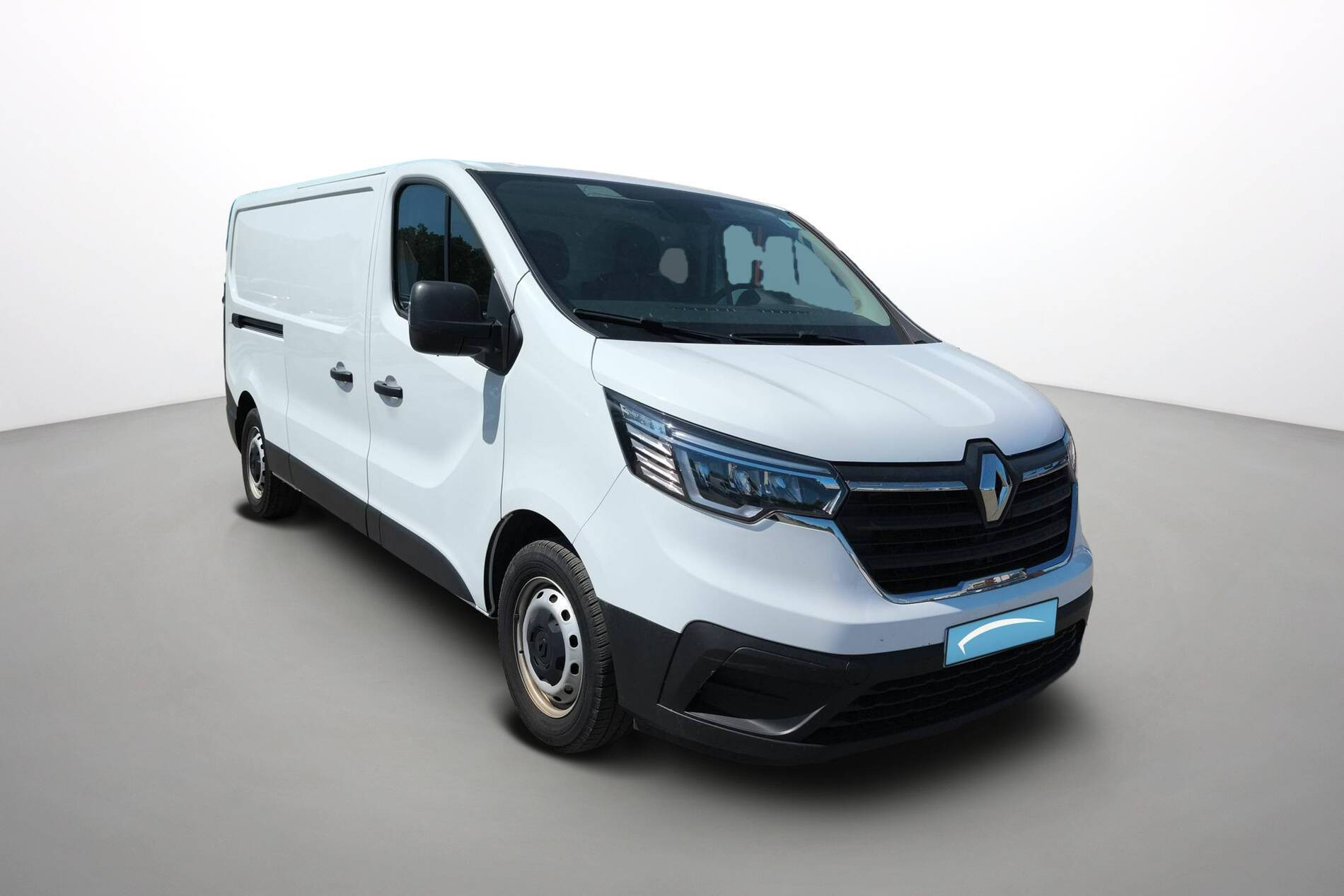 Vente en ligne Renault Trafic 3 Fourgon TRAFIC PC L2H1 3T BLUE DCI 150 au prix de 23 990 €