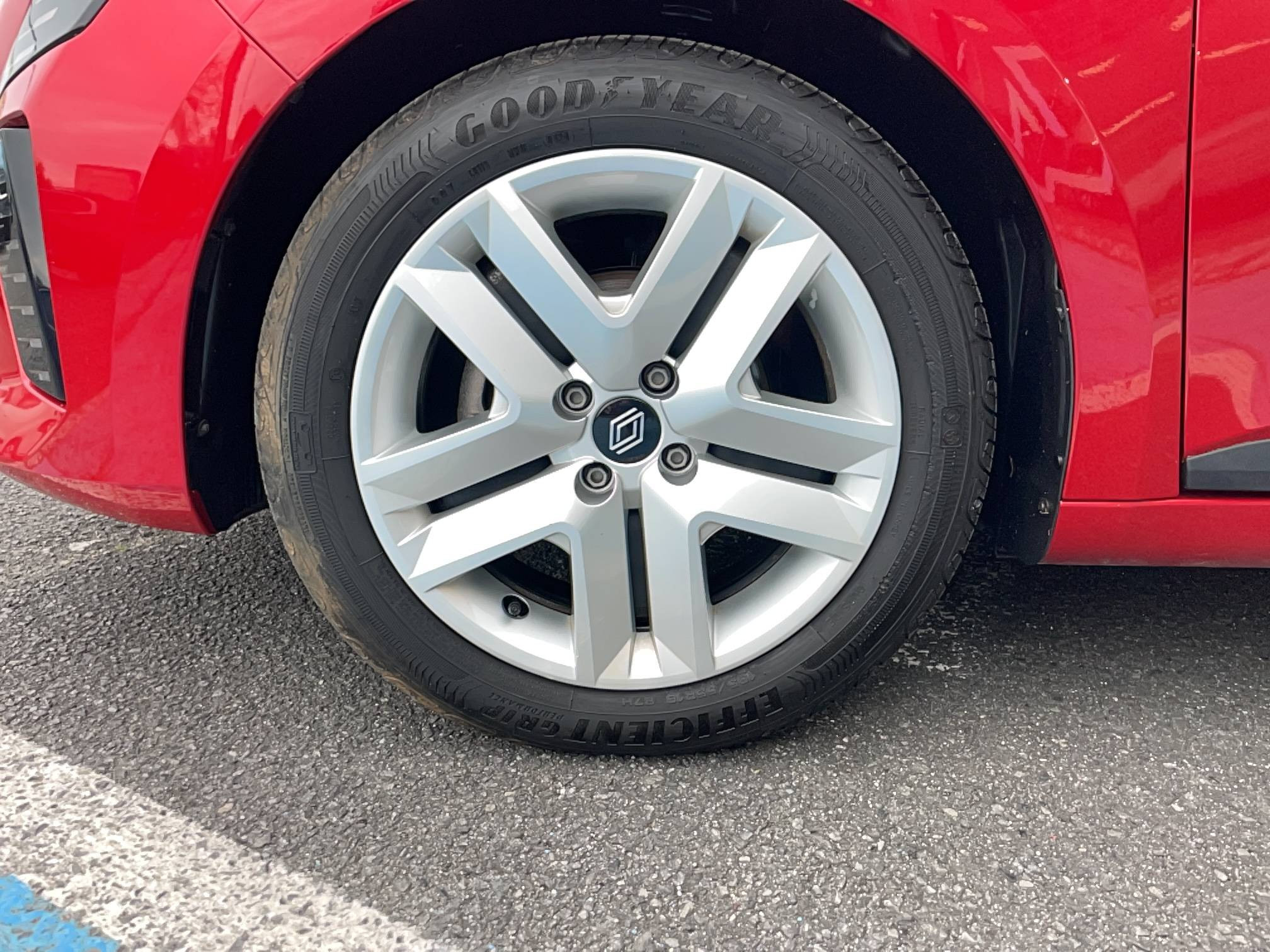 Vente en ligne Renault Clio 5 Clio TCe 90 au prix de 15 990 €