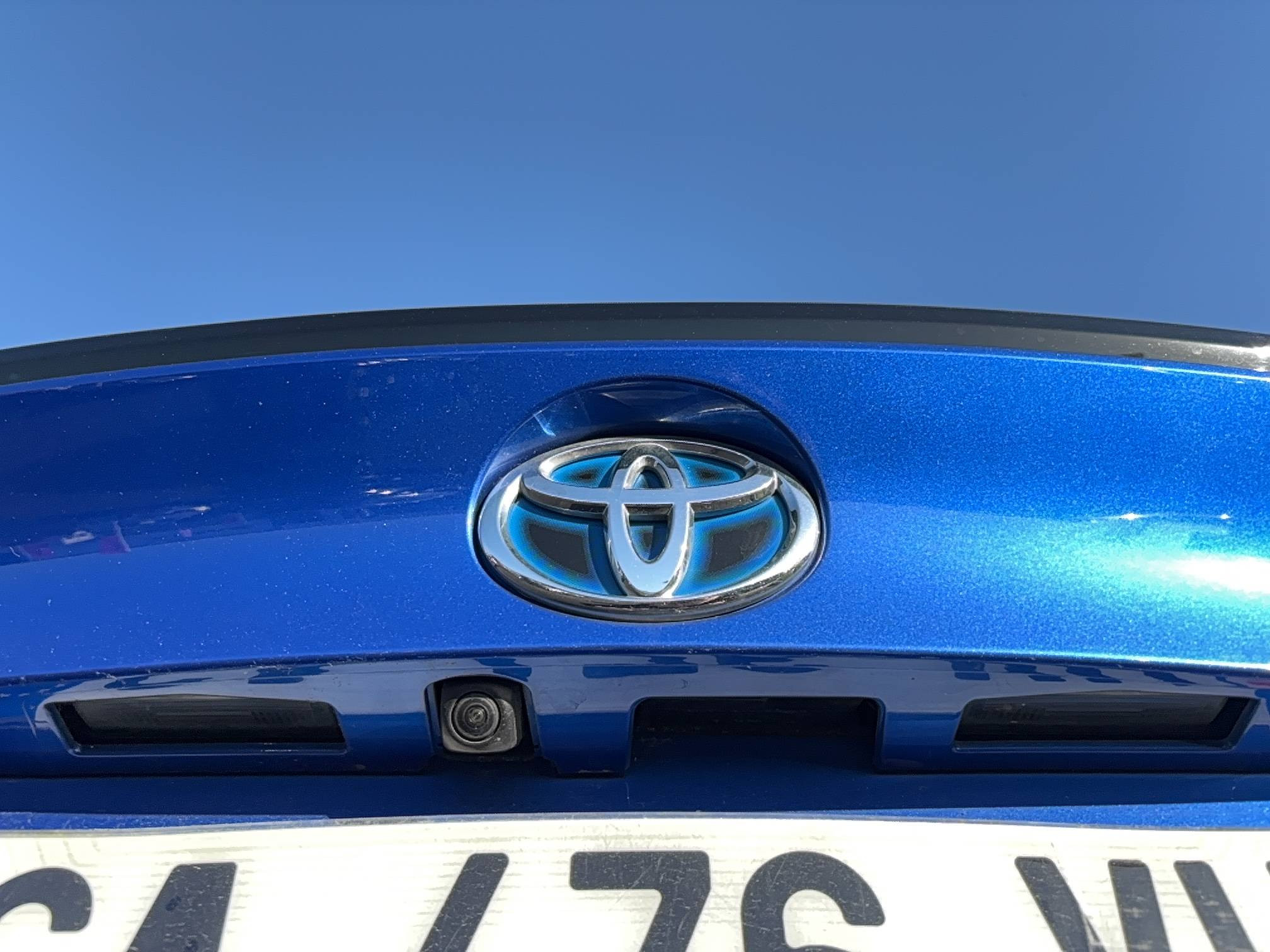 Vente en ligne Toyota C-HR C-HR Hybride 1.8L au prix de 19 990 €