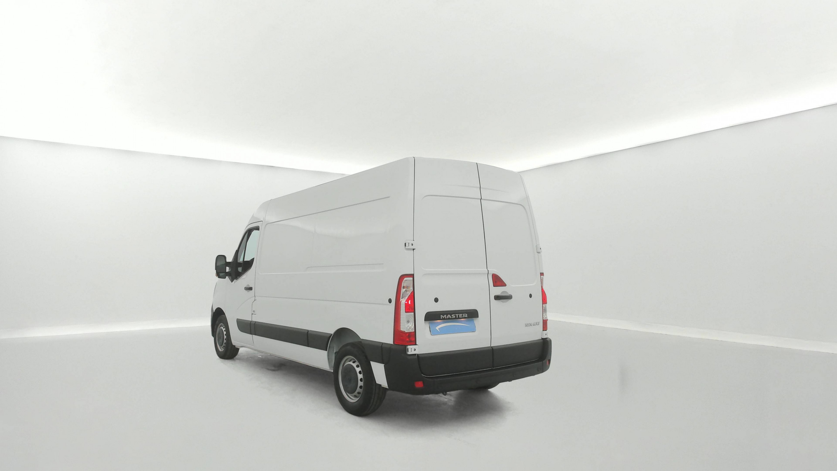 Vente en ligne Renault Master Fourgon MASTER FGN TRAC F3500 L2H2 BLUE DCI 135 au prix de 25 990 €