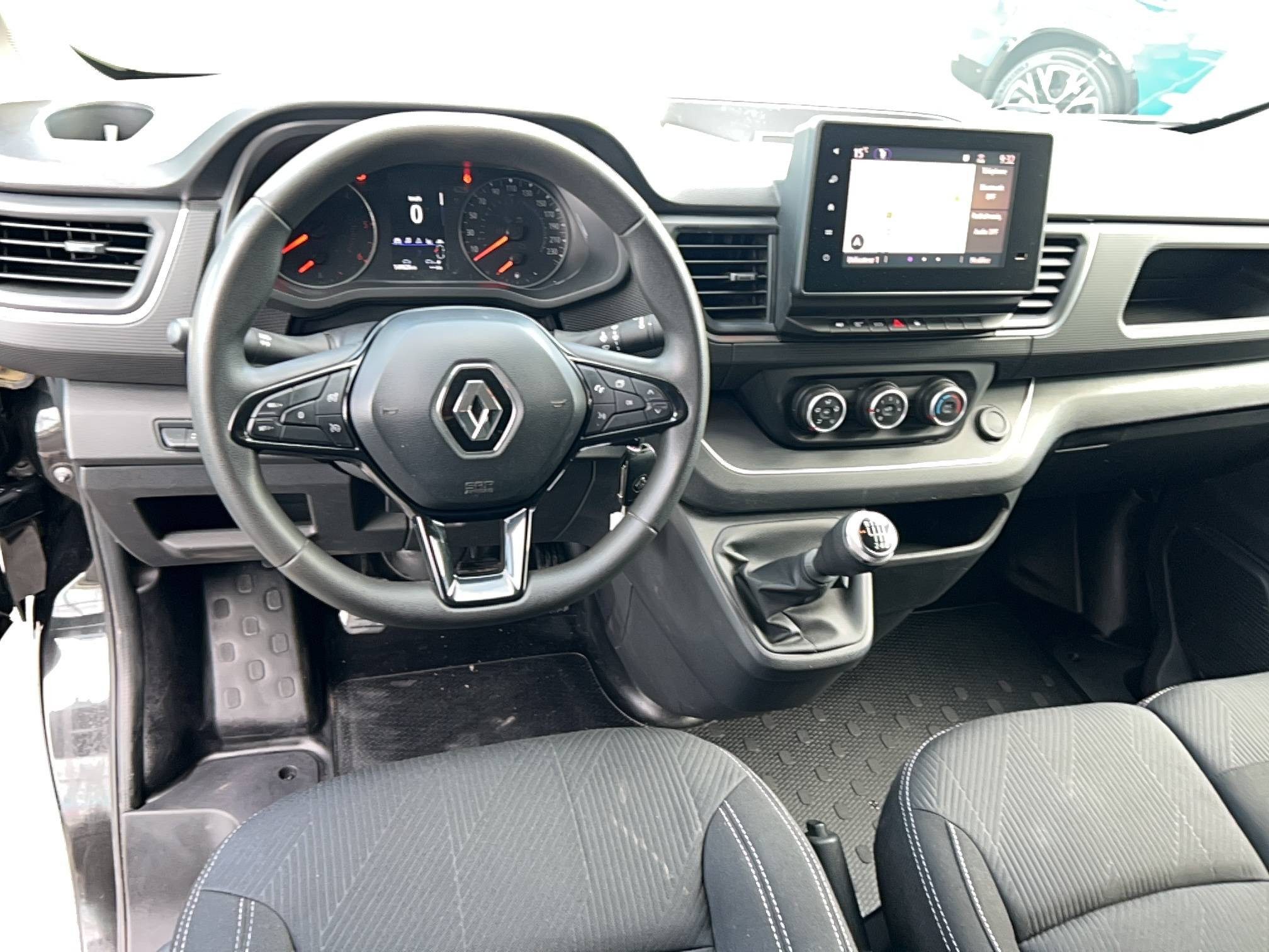 Vente en ligne Renault Trafic 3 Fourgon TRAFIC FGN L2H1 3000 KG BLUE DCI 130 au prix de 17 990 €