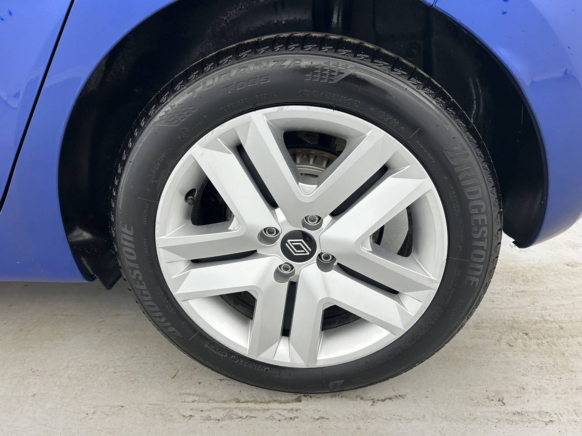 Vente en ligne Renault Clio 5 Clio Blue dCi 100 ch GSR2 au prix de 15 980 €