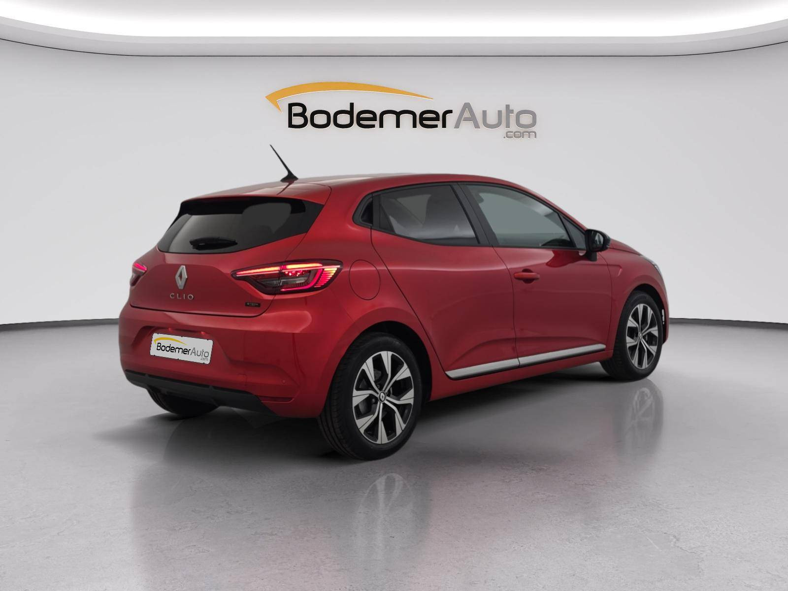 Vente en ligne Renault Clio 5 Clio E-Tech full hybrid 145 au prix de 17 990 €