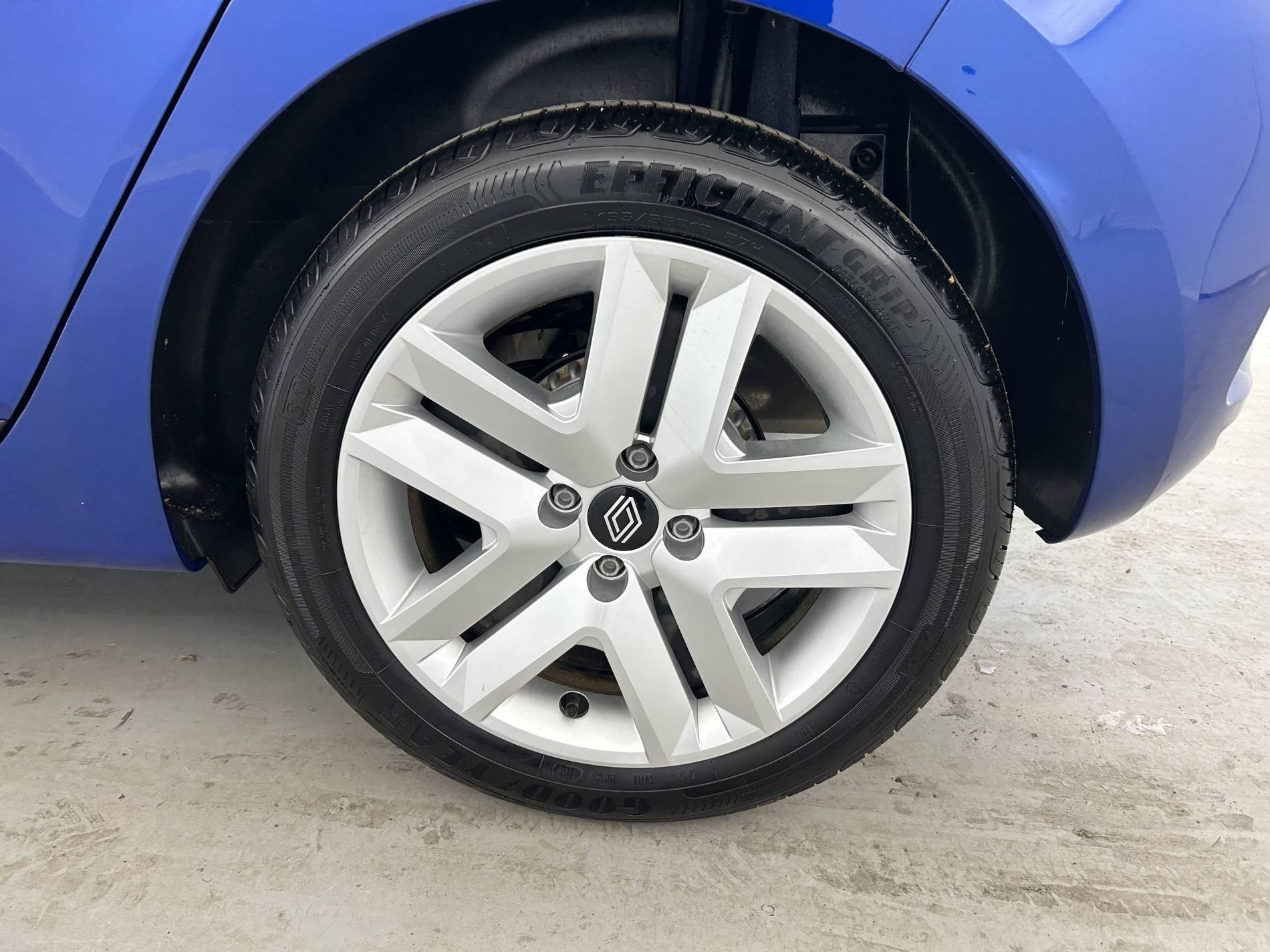 Vente en ligne Renault Clio 5 Clio TCe 90 au prix de 15 990 €