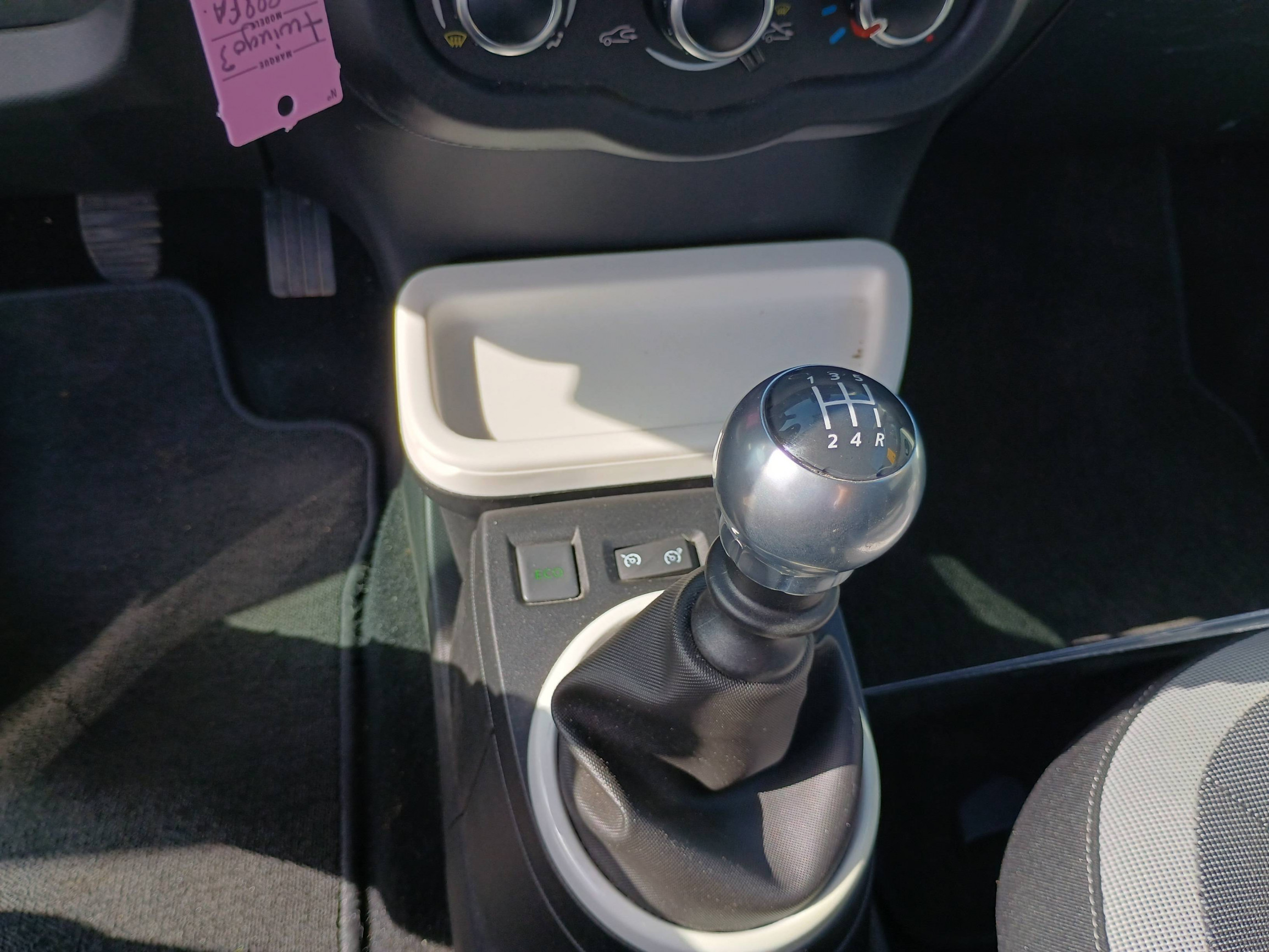 Vente en ligne Renault Twingo 3  0.9 TCe 90 Energy E6C au prix de 11 991 €