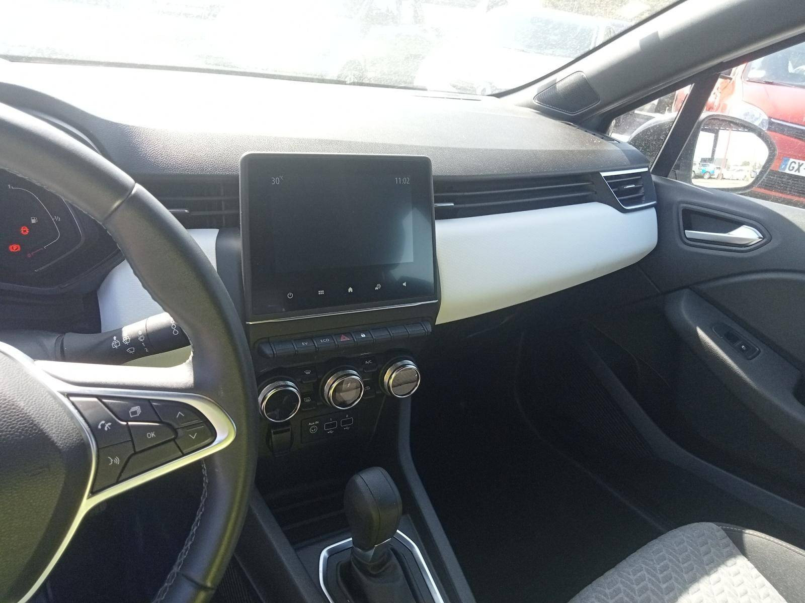 Vente en ligne Renault Clio 5 Clio E-Tech 140 - 21N au prix de 16 490 €