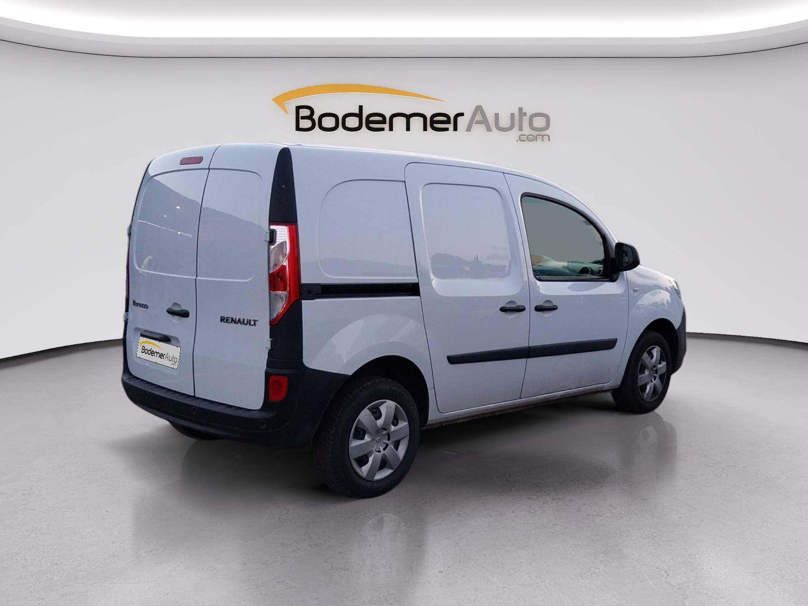 Vente en ligne Renault Kangoo Express  BLUE DCI 95 au prix de 11 990 €