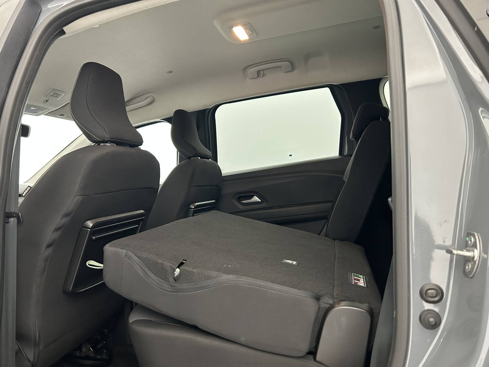 Vente en ligne Dacia Jogger  Hybrid 140 7 places GSR2 au prix de 23 890 €