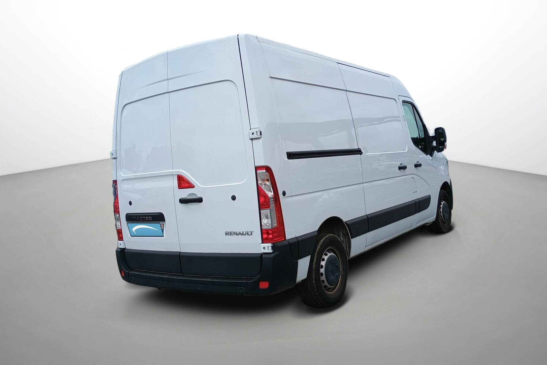 Vente en ligne Renault Master Fourgon MASTER FGN TRAC F3500 L2H2 BLUE DCI 135 au prix de 22 980 €