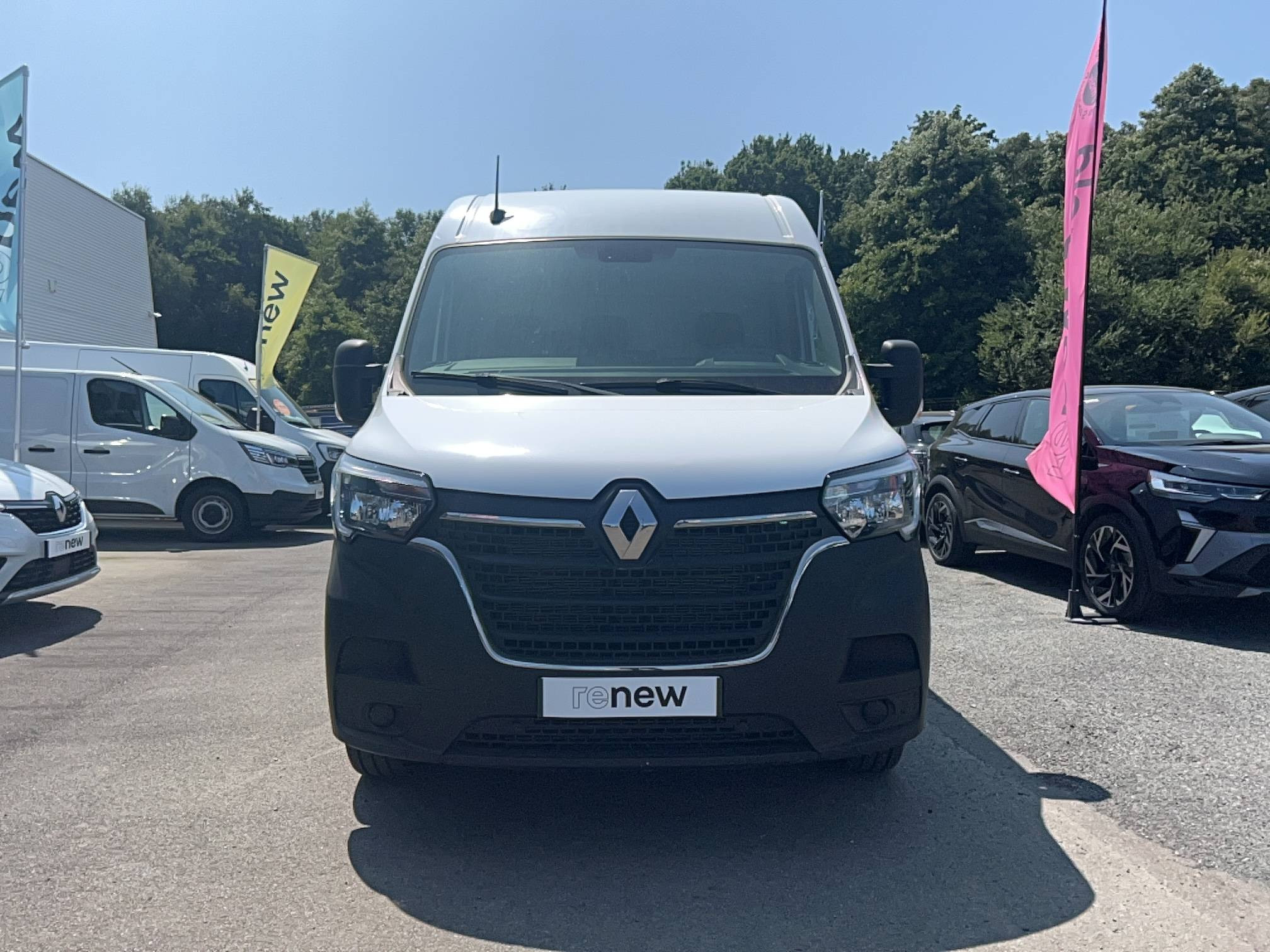 Vente en ligne Renault Master Fourgon MASTER FGN TRAC F3500 L2H2 BLUE DCI 135 au prix de 22 990 €
