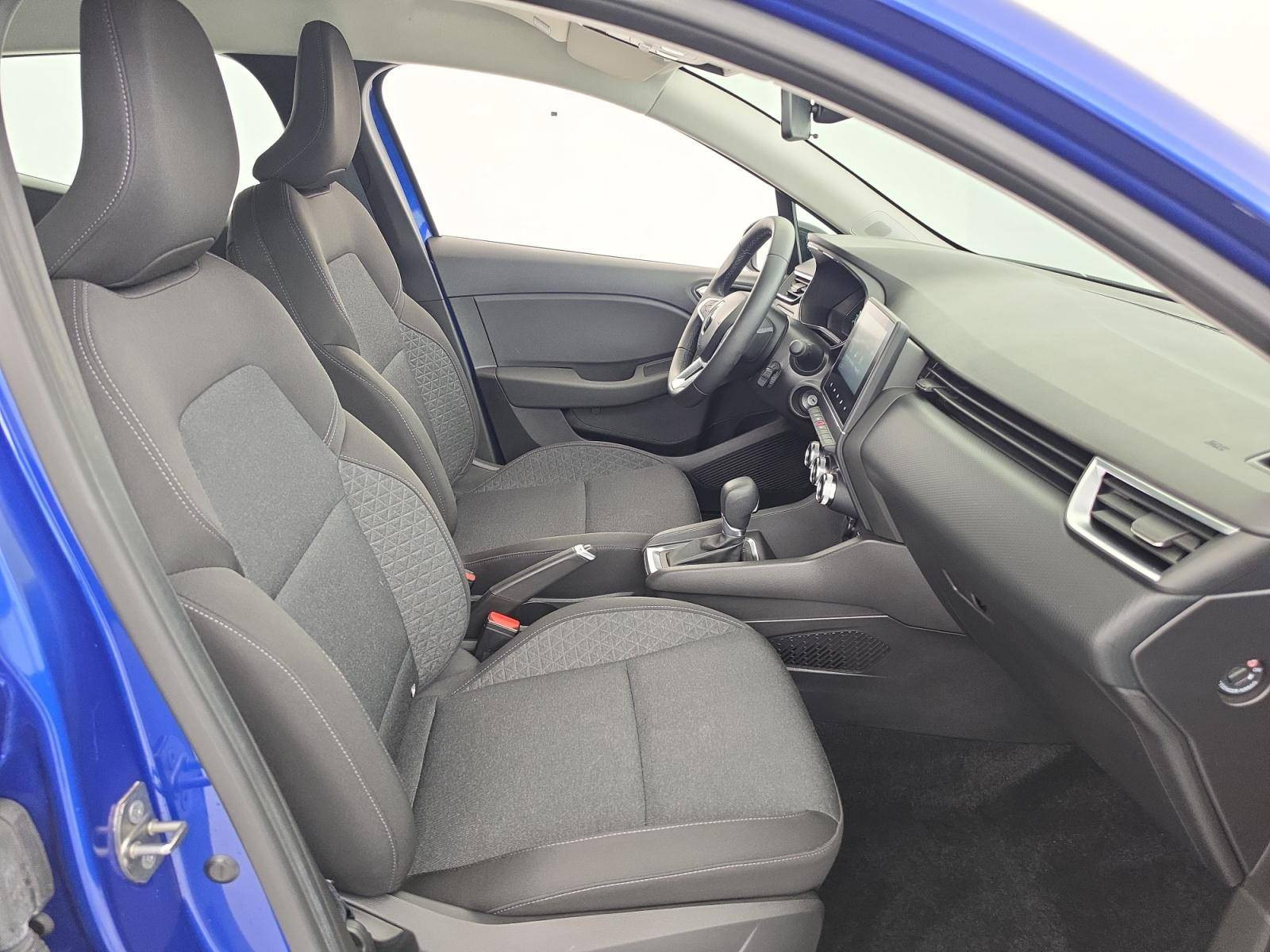 Vente en ligne Renault Clio 5 Clio E-Tech full hybrid 145 au prix de 17 900 €