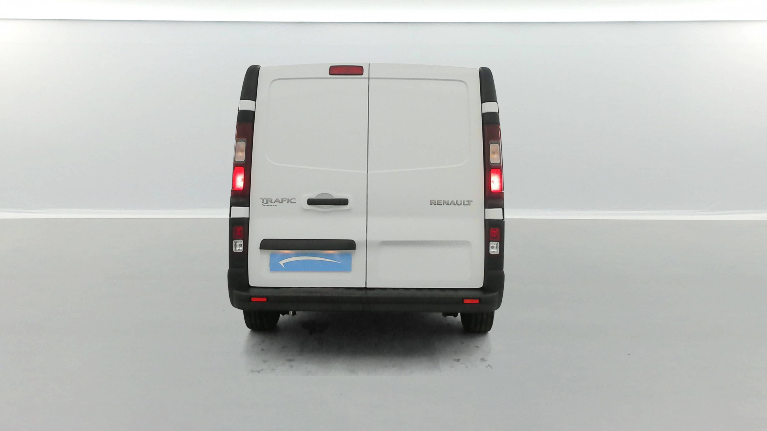 Vente en ligne Renault Trafic 3 Fourgon TRAFIC FGN L1H1 3000 KG BLUE DCI 130 au prix de 23 990 €