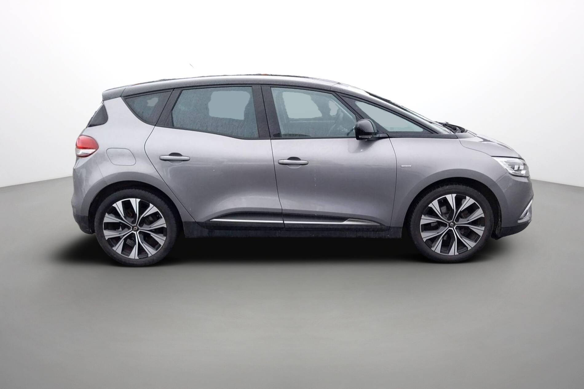 Vente en ligne Renault Scenic 4 Scenic TCe 140 FAP - 21 au prix de 19 990 €