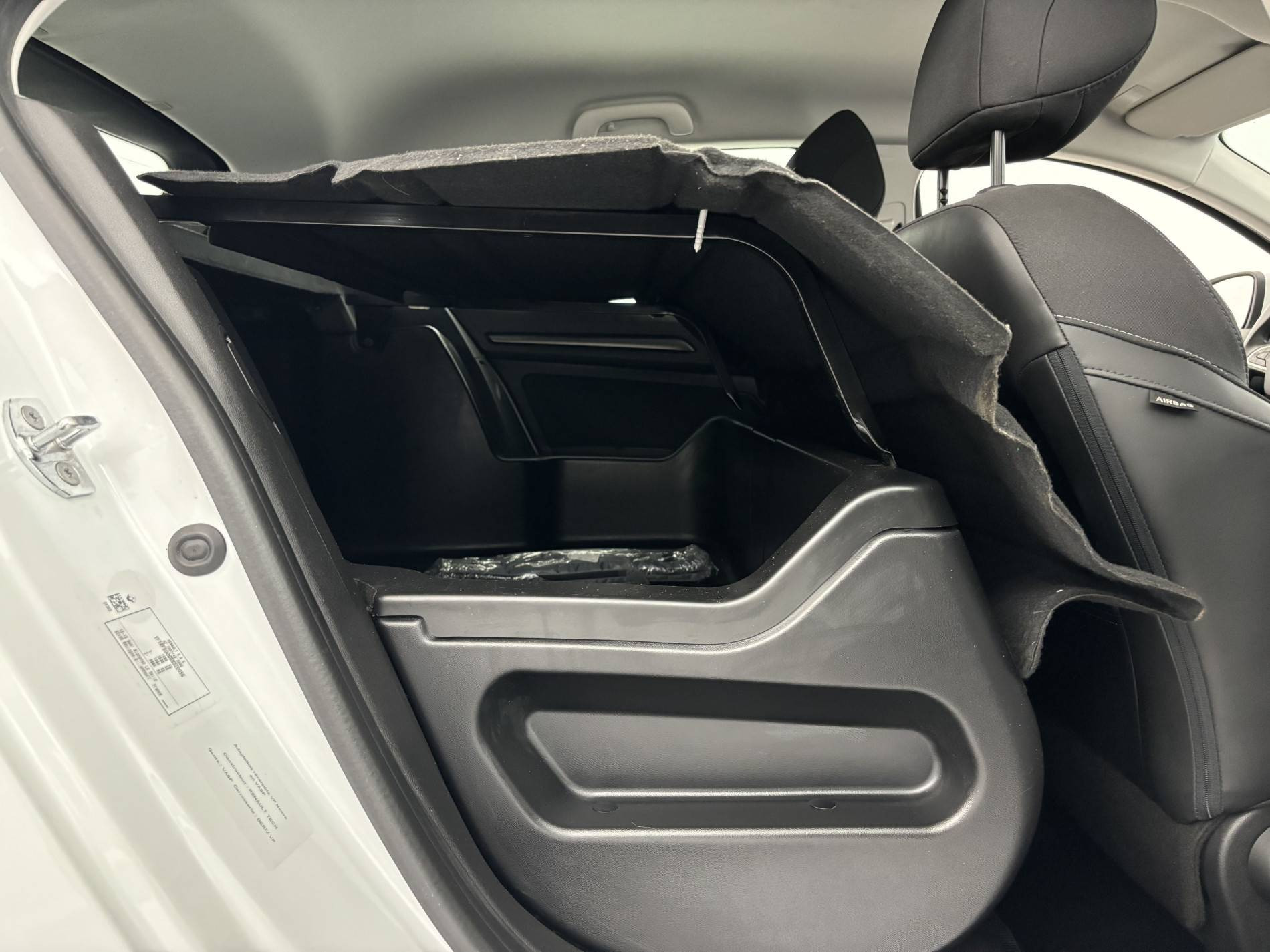 Vente en ligne Renault Megane 4  BLUE DCI 115 - 21N au prix de 12 990 €