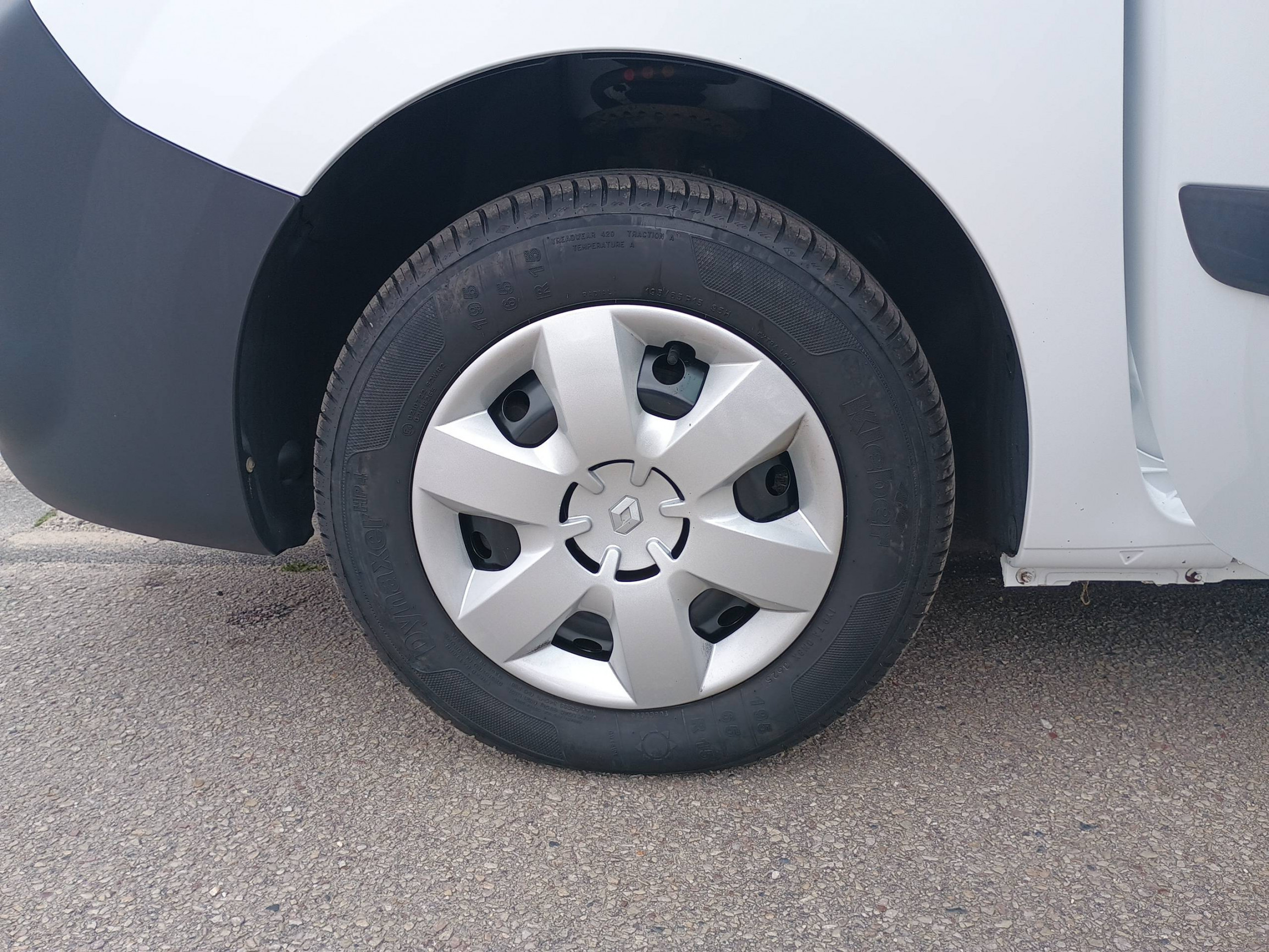 Vente en ligne Renault Kangoo Express  BLUE DCI 80 au prix de 12 290 €