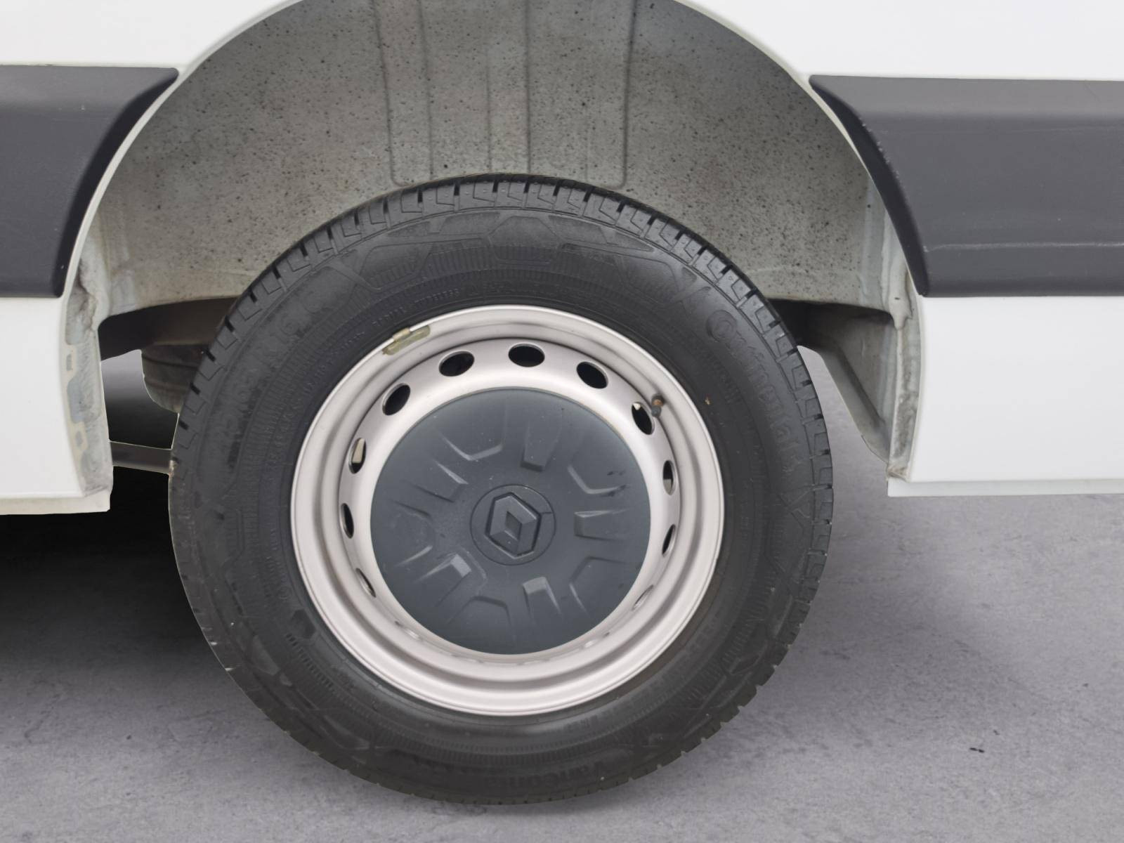 Vente en ligne Renault Master Fourgon MASTER FGN TRAC F3500 L2H2 BLUE DCI 135 au prix de 23 900 €