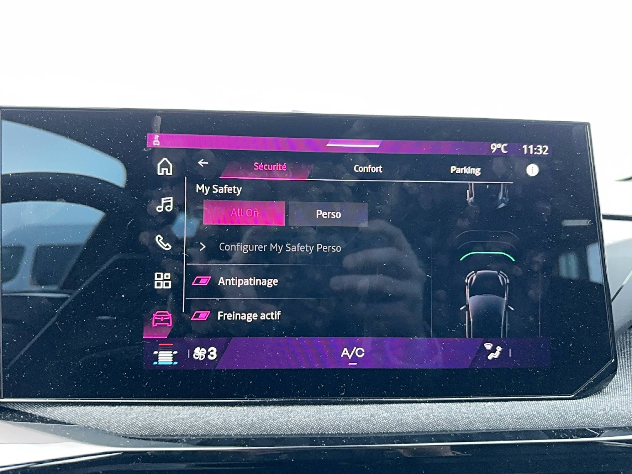 Vente en ligne Renault Clio 6 Clio E-Tech full hybrid 160 ch au prix de 24 600 €