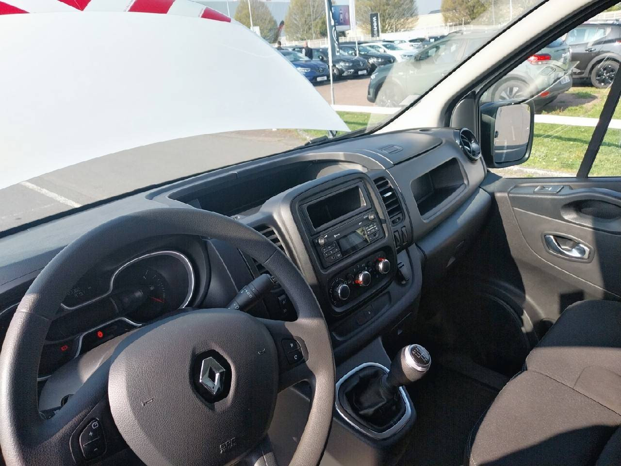 Vente en ligne Renault Trafic 3 Fourgon TRAFIC FGN L2H1 1300 KG DCI 120 au prix de 20 490 €