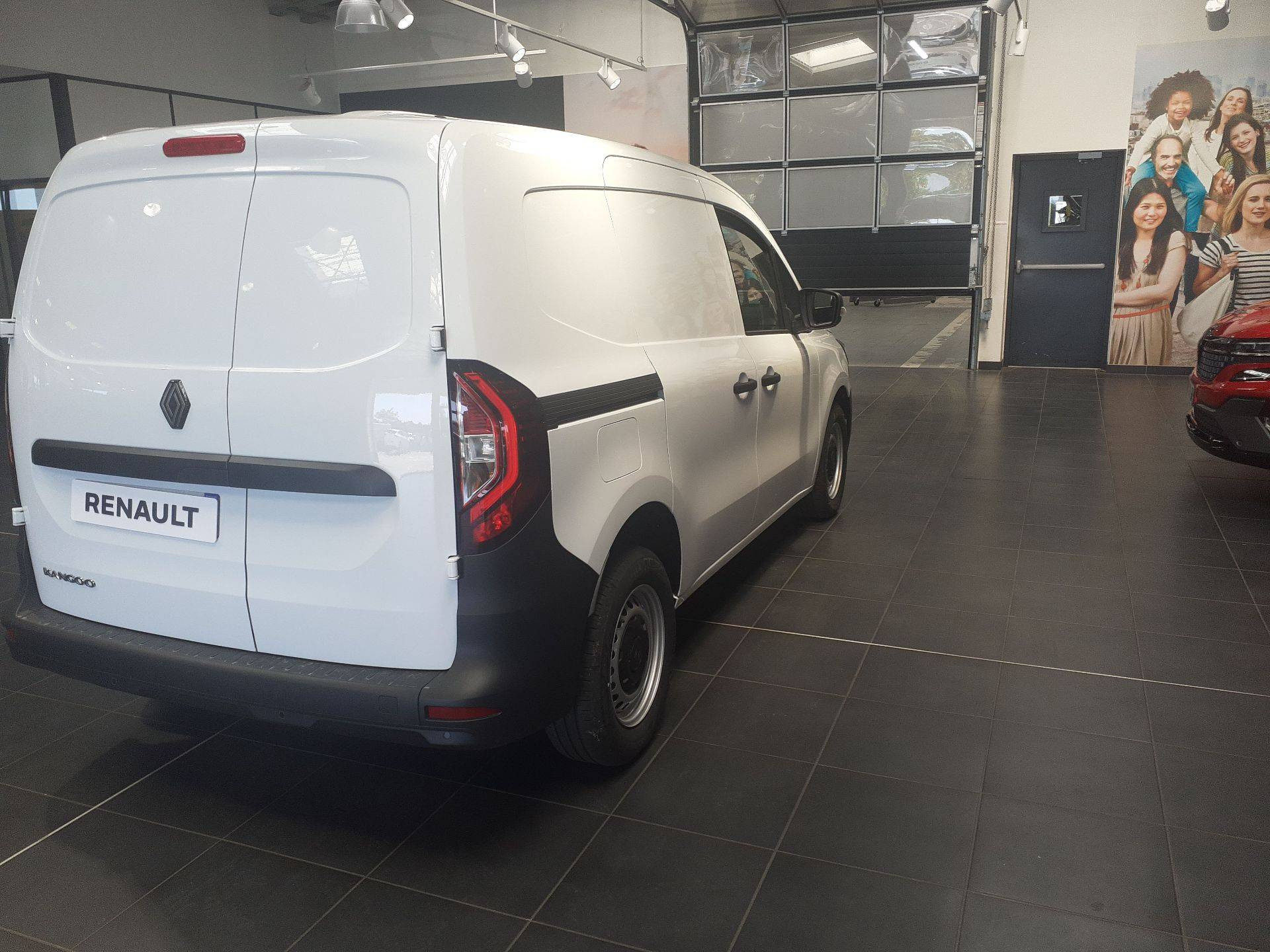 Vente en ligne Renault Kangoo Van  TOLE L1 BLUE DCI 95 AUTO au prix de 24 265 €