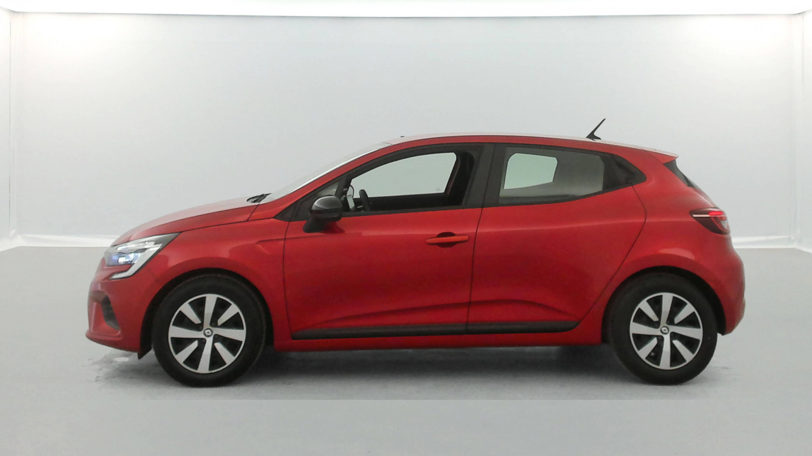 Vente en ligne Renault Clio 5 Clio E-Tech full hybrid 145 au prix de 16 890 €