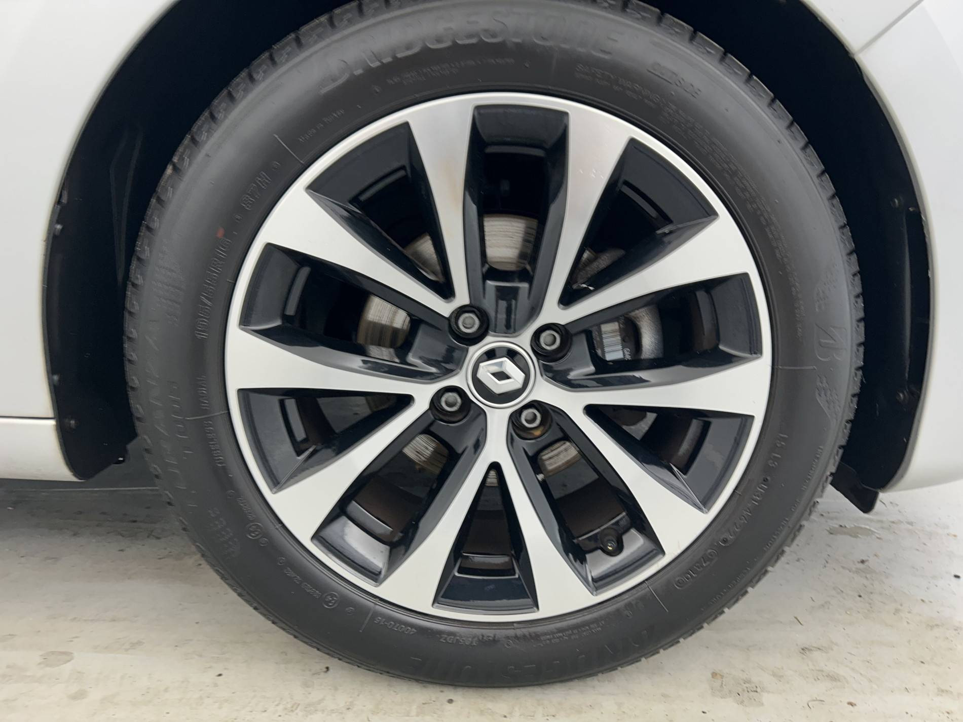 Vente en ligne Renault Clio 5 Clio TCe 90 au prix de 15 690 €