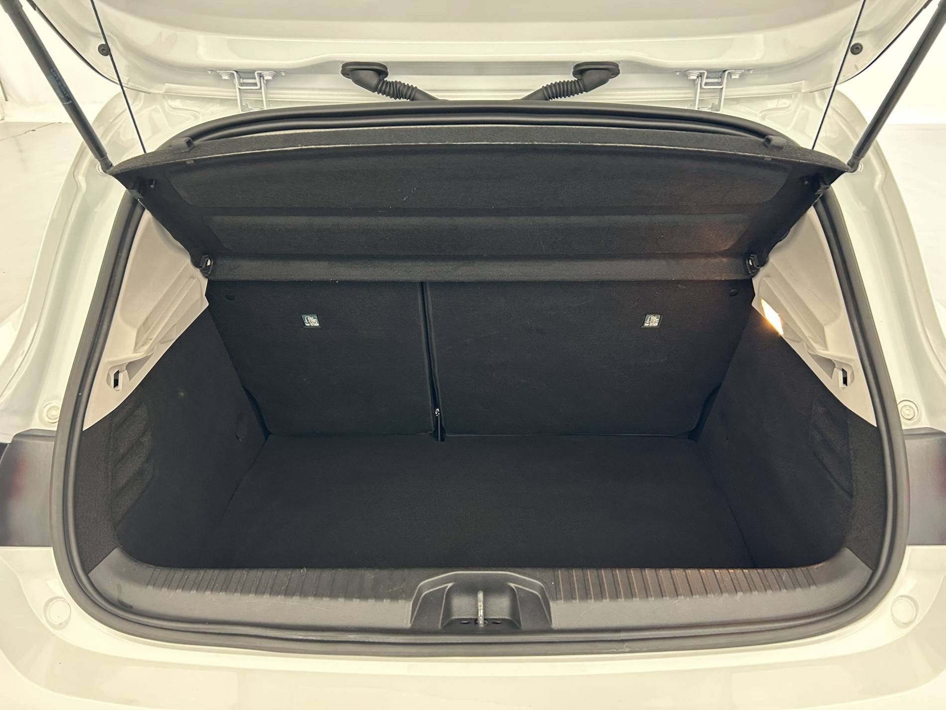 Vente en ligne Renault Clio 5 Clio E-Tech 140 - 21N au prix de 11 990 €