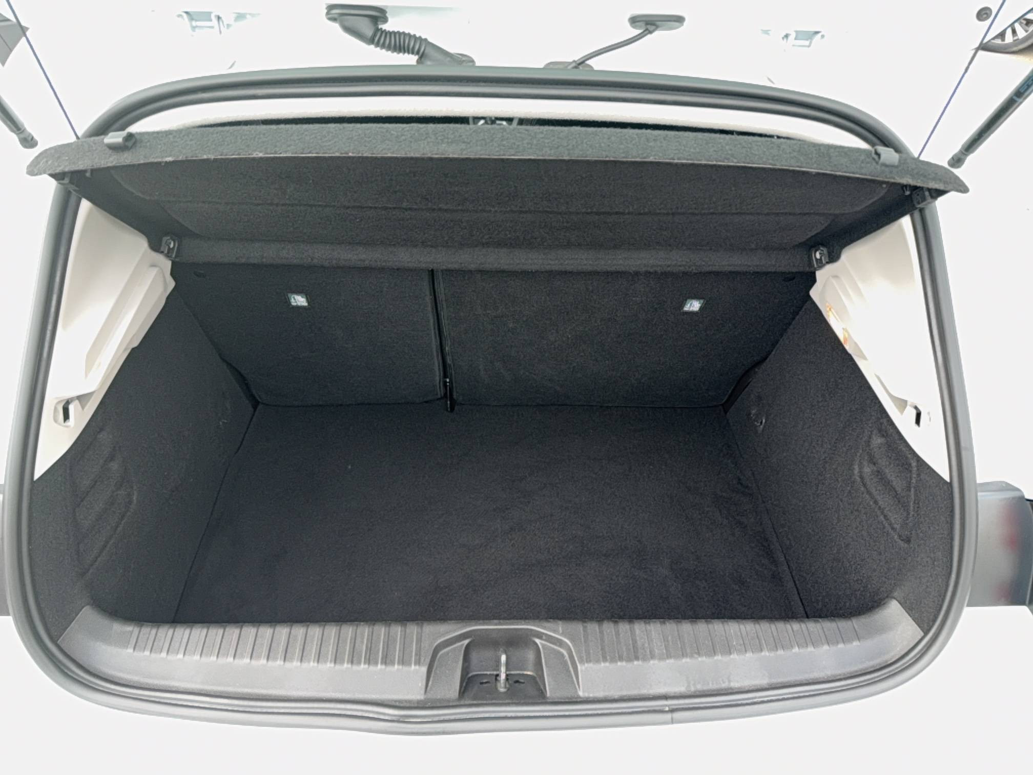 Vente en ligne Renault Clio 5 Clio E-Tech 140 - 21N au prix de 13 290 €