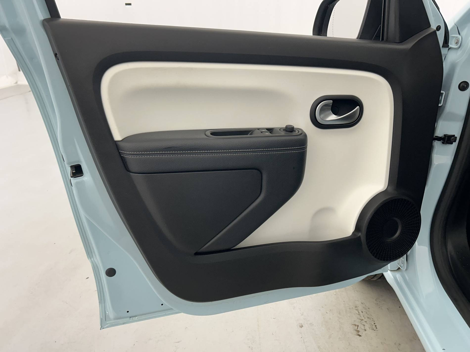 Vente en ligne Renault Twingo 3  SCe 75 - 20 au prix de 11 490 €