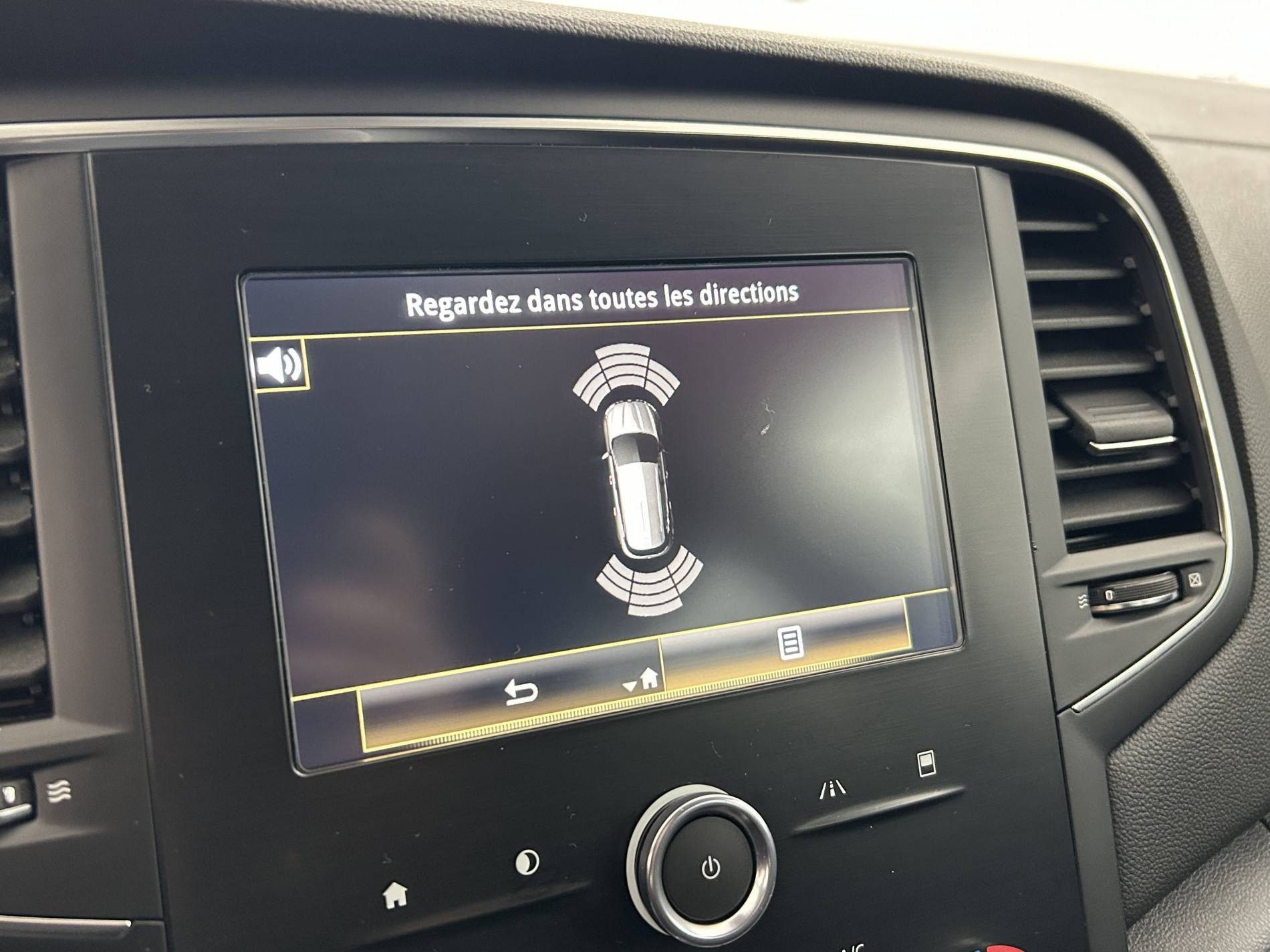 Vente en ligne Renault Megane 4 Estate Mégane IV Estate Blue dCi 115 EDC au prix de 12 090 €