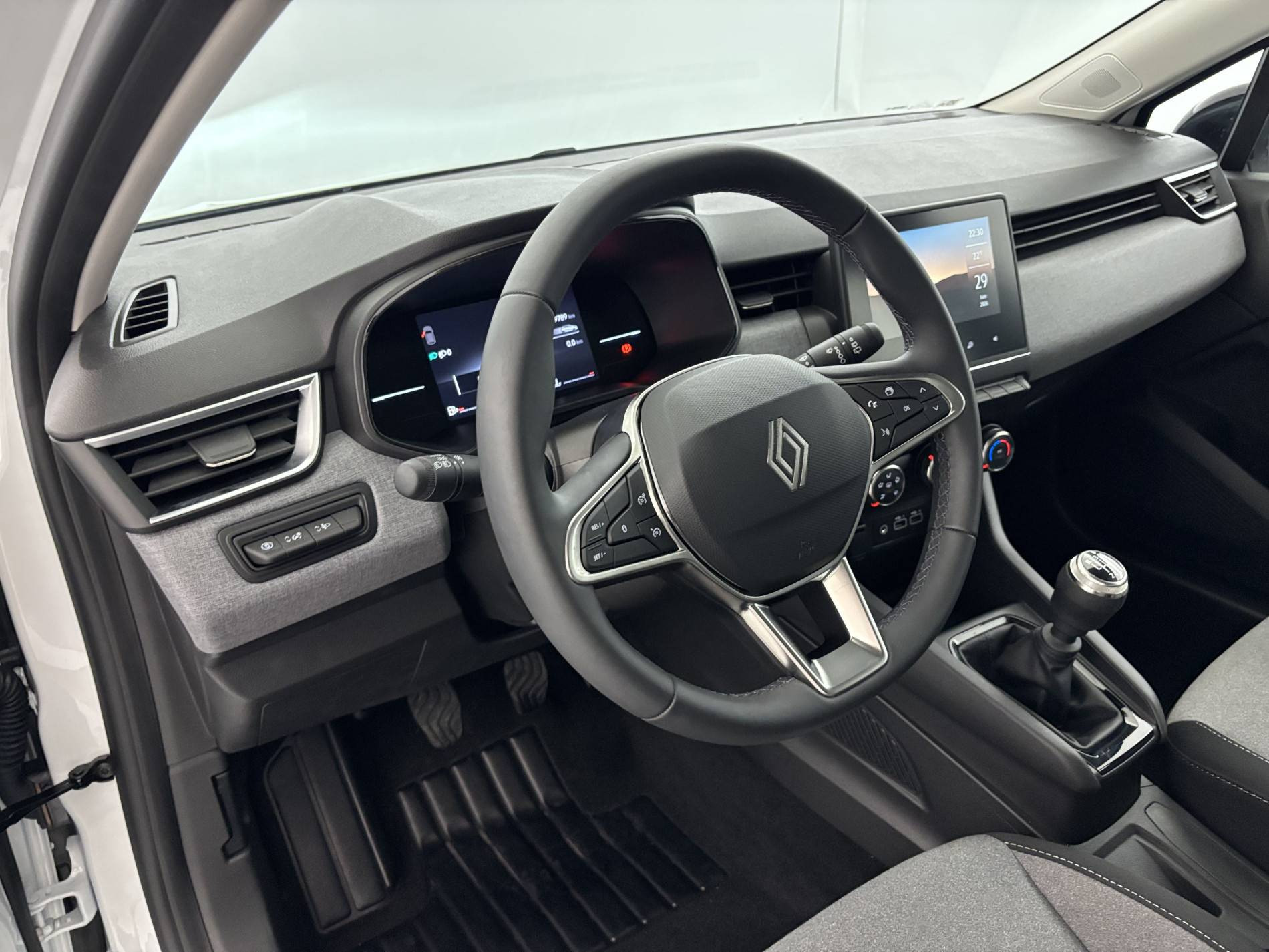 Vente en ligne Renault Clio 5 Clio Blue dCi 100 ch GSR2 au prix de 18 791 €