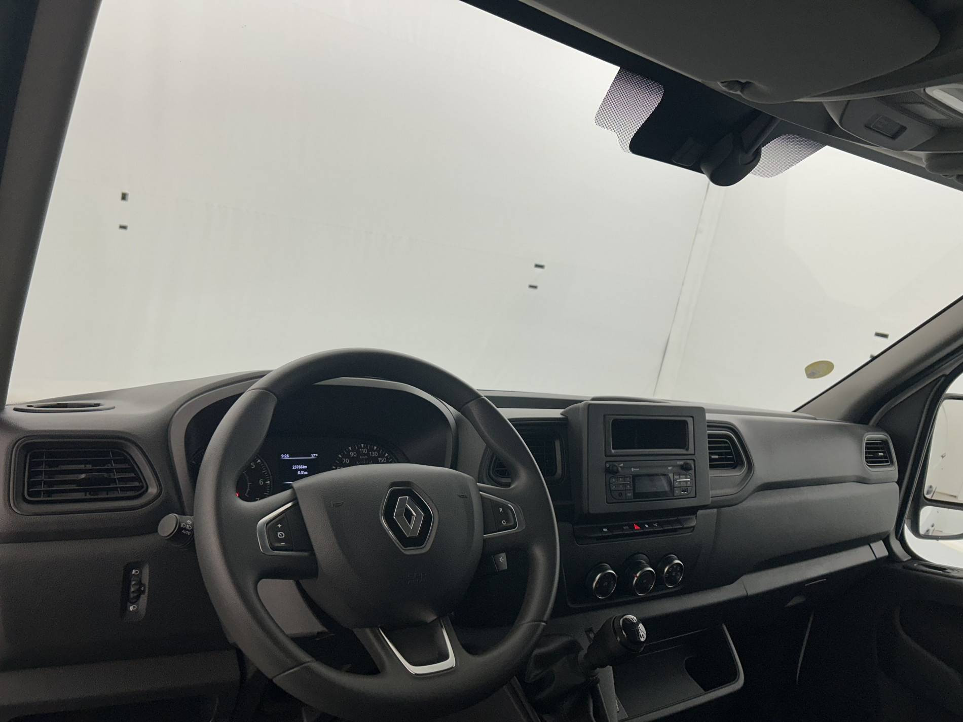 Vente en ligne Renault Master Fourgon MASTER FGN TRAC F3500 L2H2 BLUE DCI 135 au prix de 26 990 €