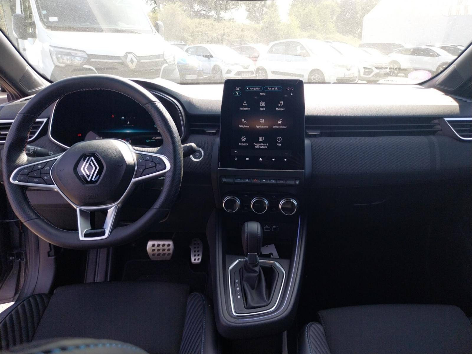 Vente en ligne Renault Clio 5 Clio E-Tech full hybrid 145 au prix de 22 000 €