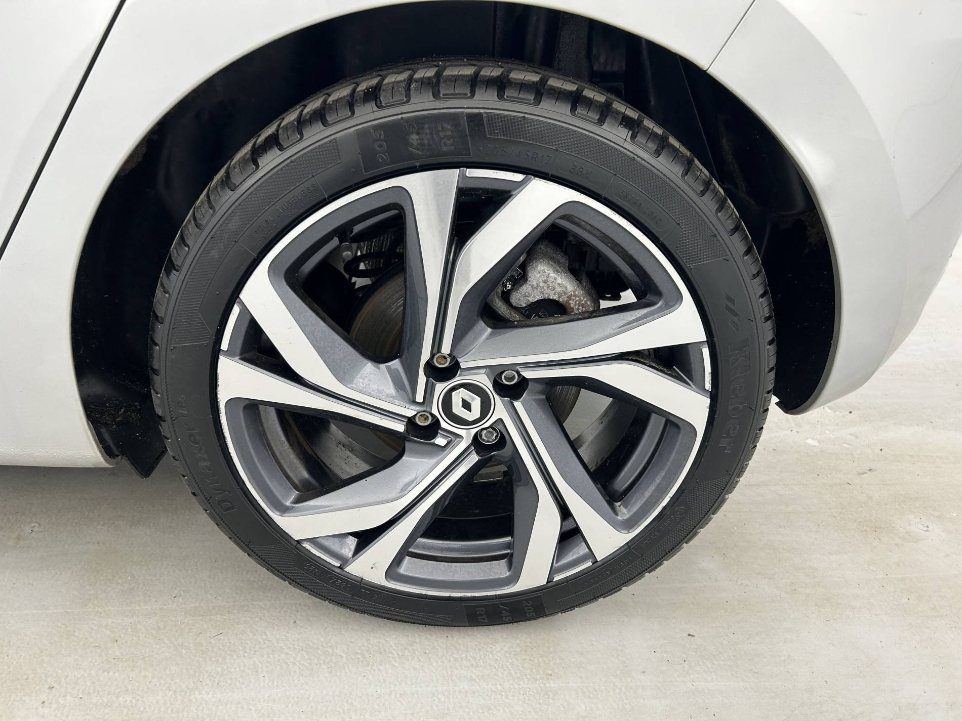 Vente en ligne Renault Clio 5 Clio E-Tech hybride 145 au prix de 17 490 €