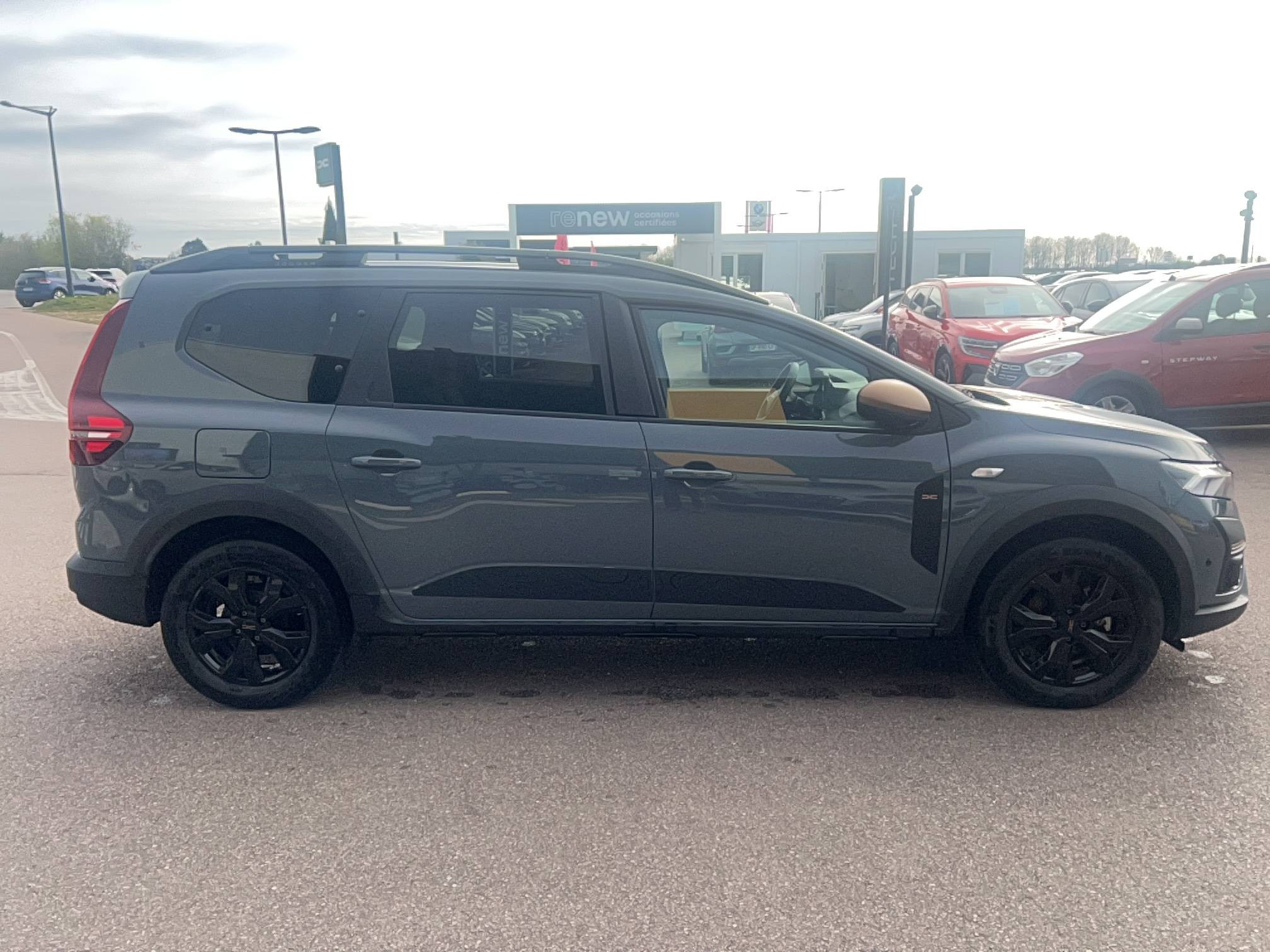 Vente en ligne Dacia Jogger  Hybrid 140 7 places GSR2 au prix de 25 991 €