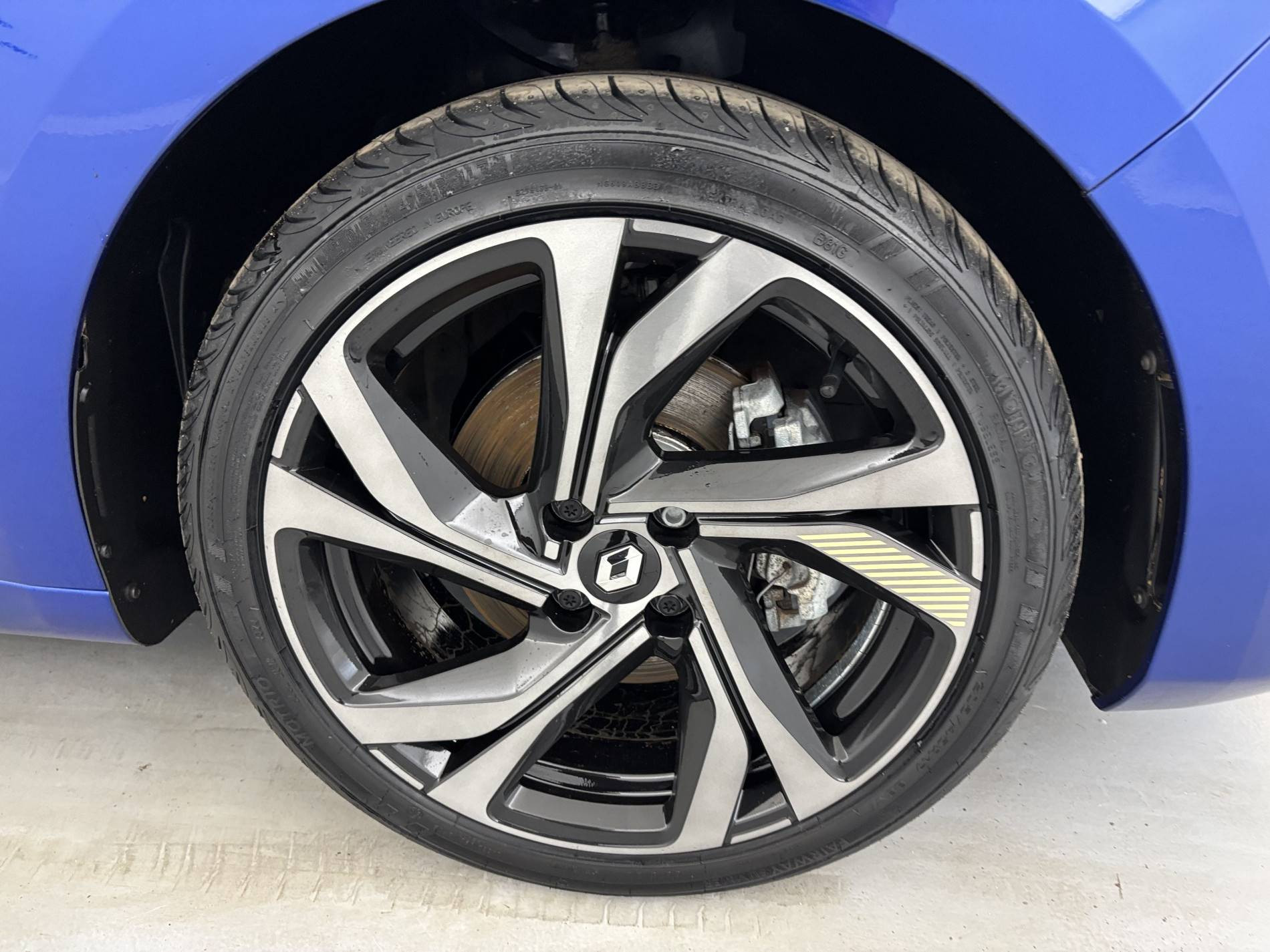 Vente en ligne Renault Clio 5 Clio E-Tech full hybrid 145 au prix de 19 990 €