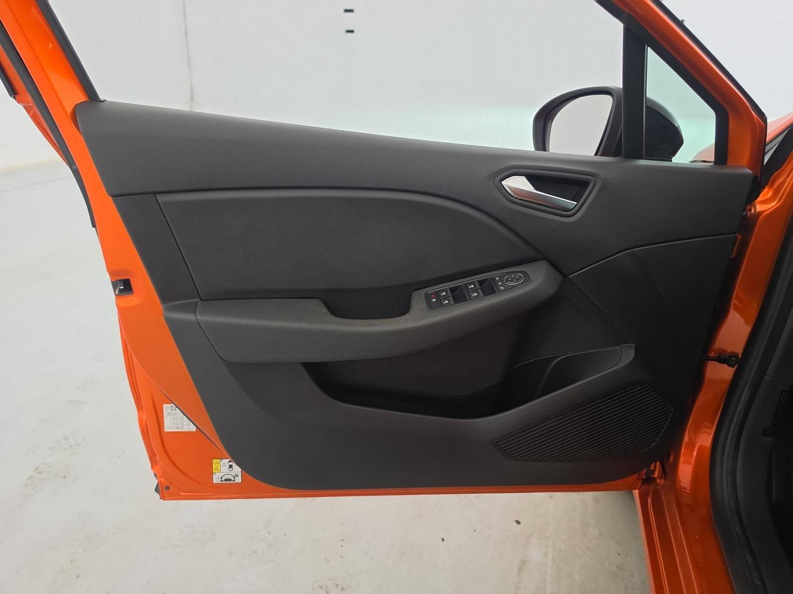 Vente en ligne Renault Clio 5 Clio E-Tech full hybrid 145 au prix de 16 290 €