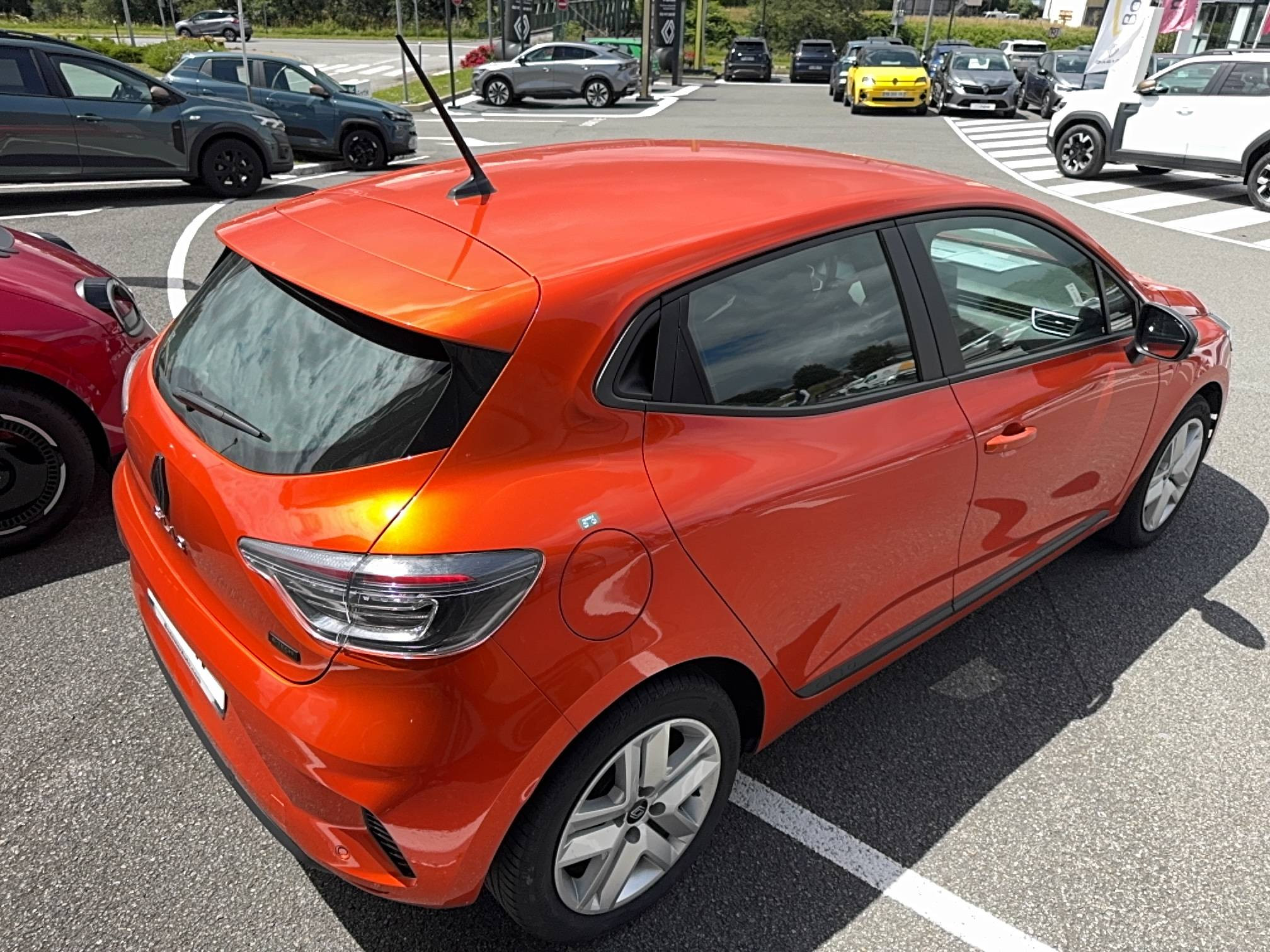 Vente en ligne Renault Clio 5 Clio E-Tech full hybrid 145 ch GSR2 au prix de 19 990 €