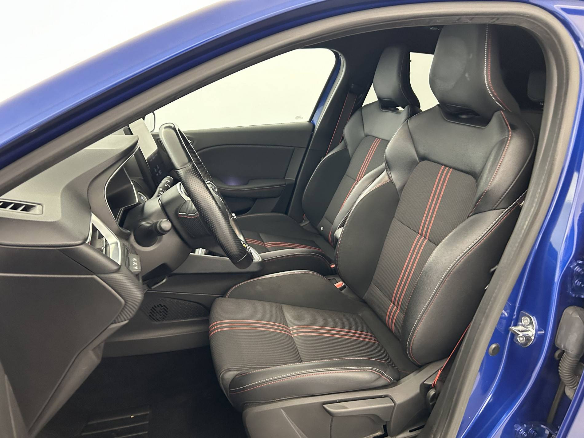 Vente en ligne Renault Clio 5 Clio TCe 140 - 21N au prix de 14 990 €