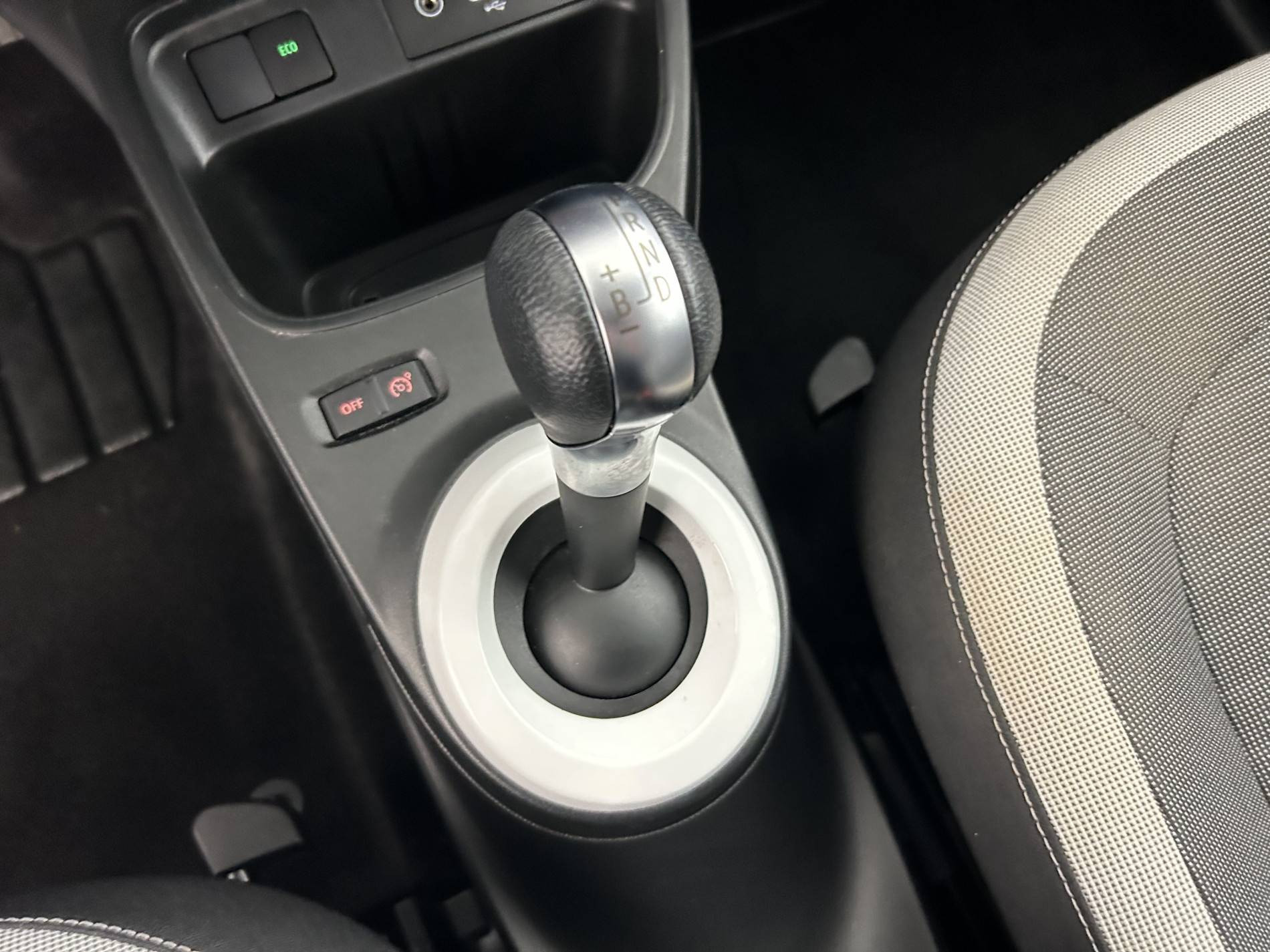 Vente en ligne Renault Twingo Electrique Twingo III E-Tech au prix de 11 990 €