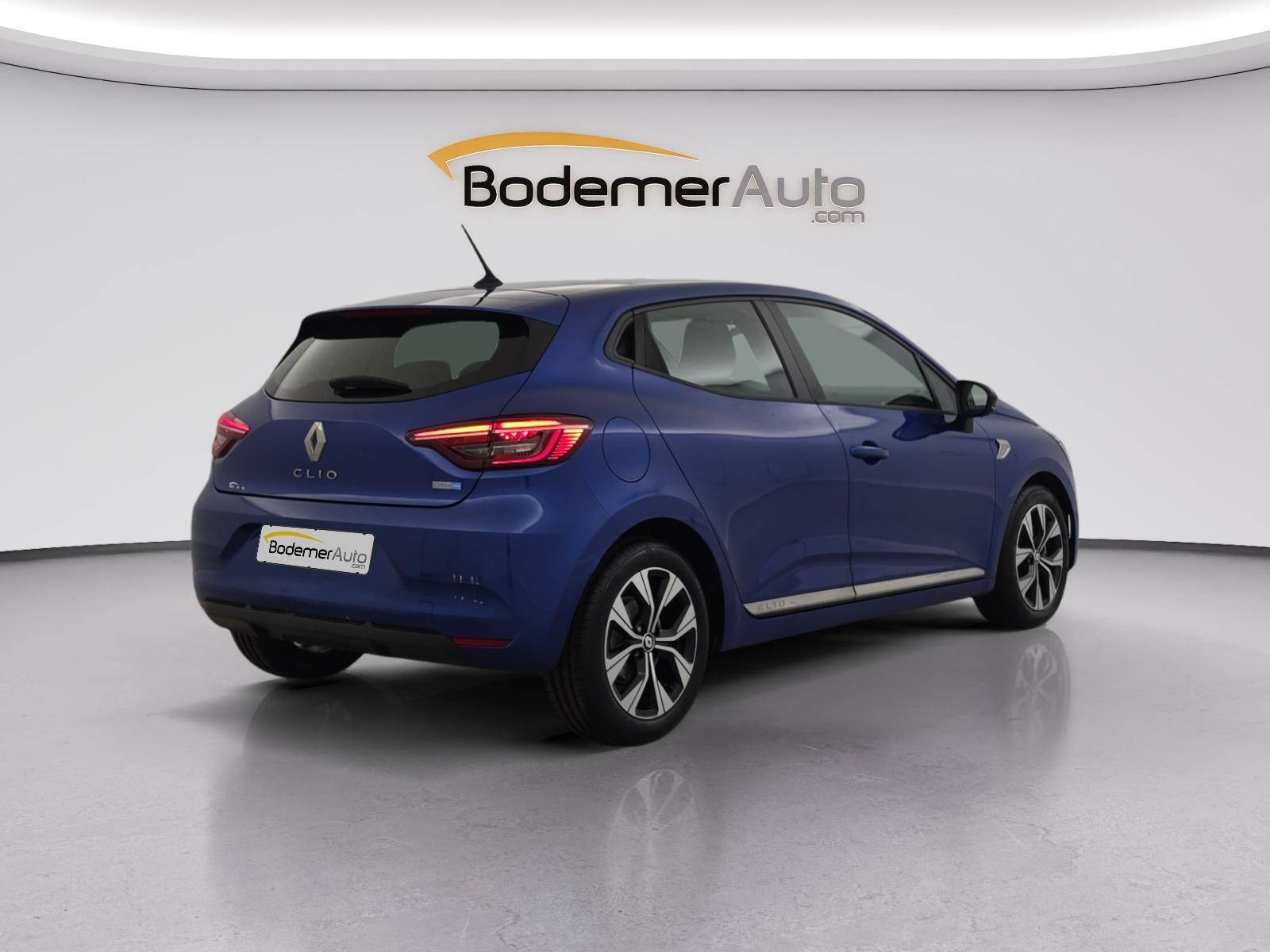 Vente en ligne Renault Clio 5 Clio E-Tech 140 - 21N au prix de 15 490 €