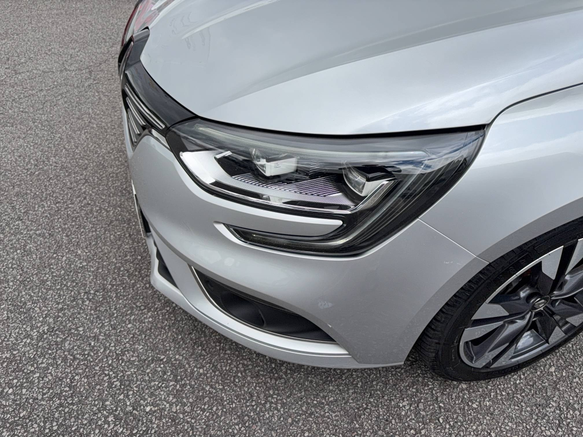 Vente en ligne Renault Megane 4 Mégane IV Berline Blue dCi 115 EDC au prix de 14 490 €