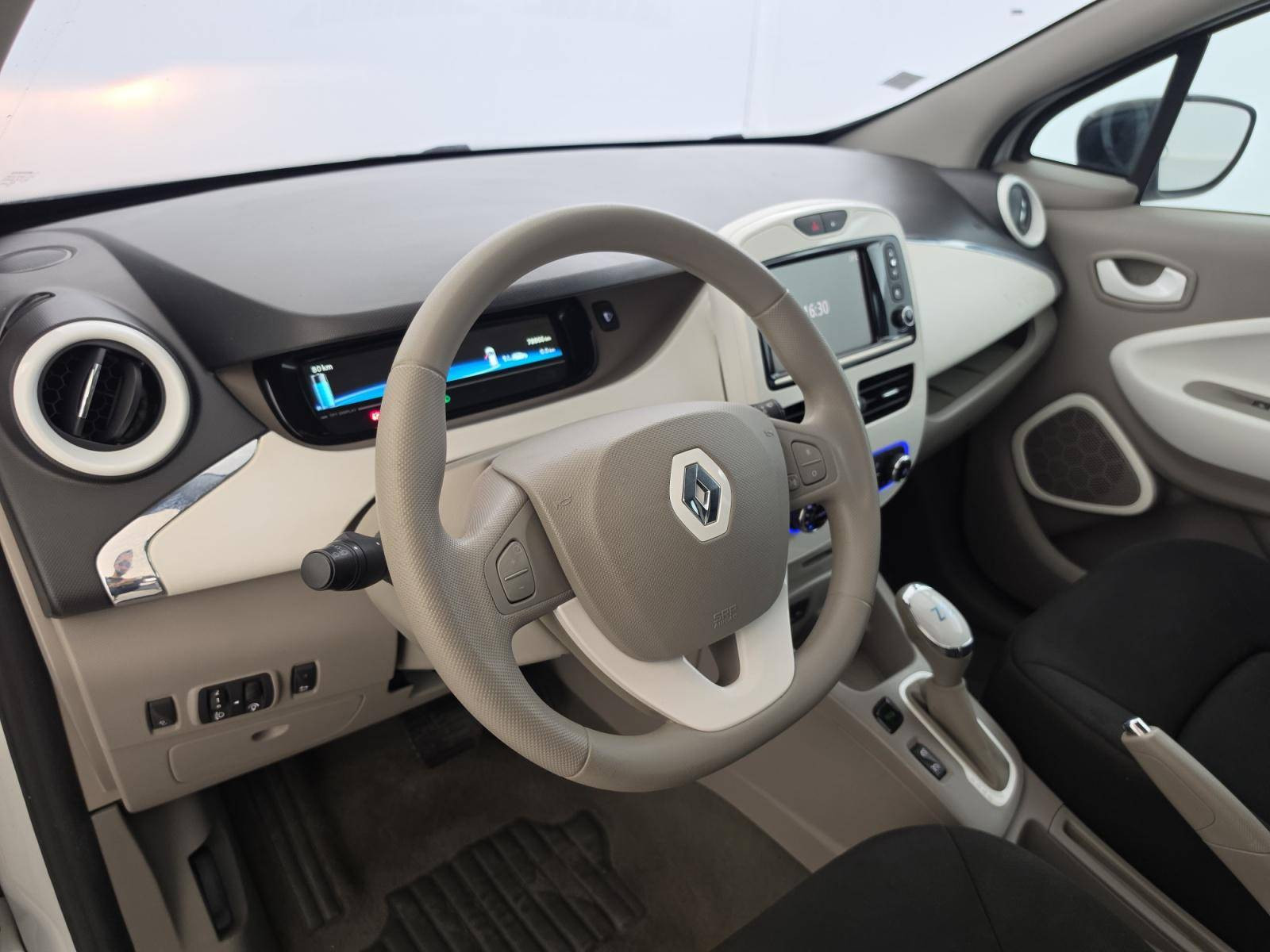 Vente en ligne Renault Zoé  achat intégral au prix de 7 890 €