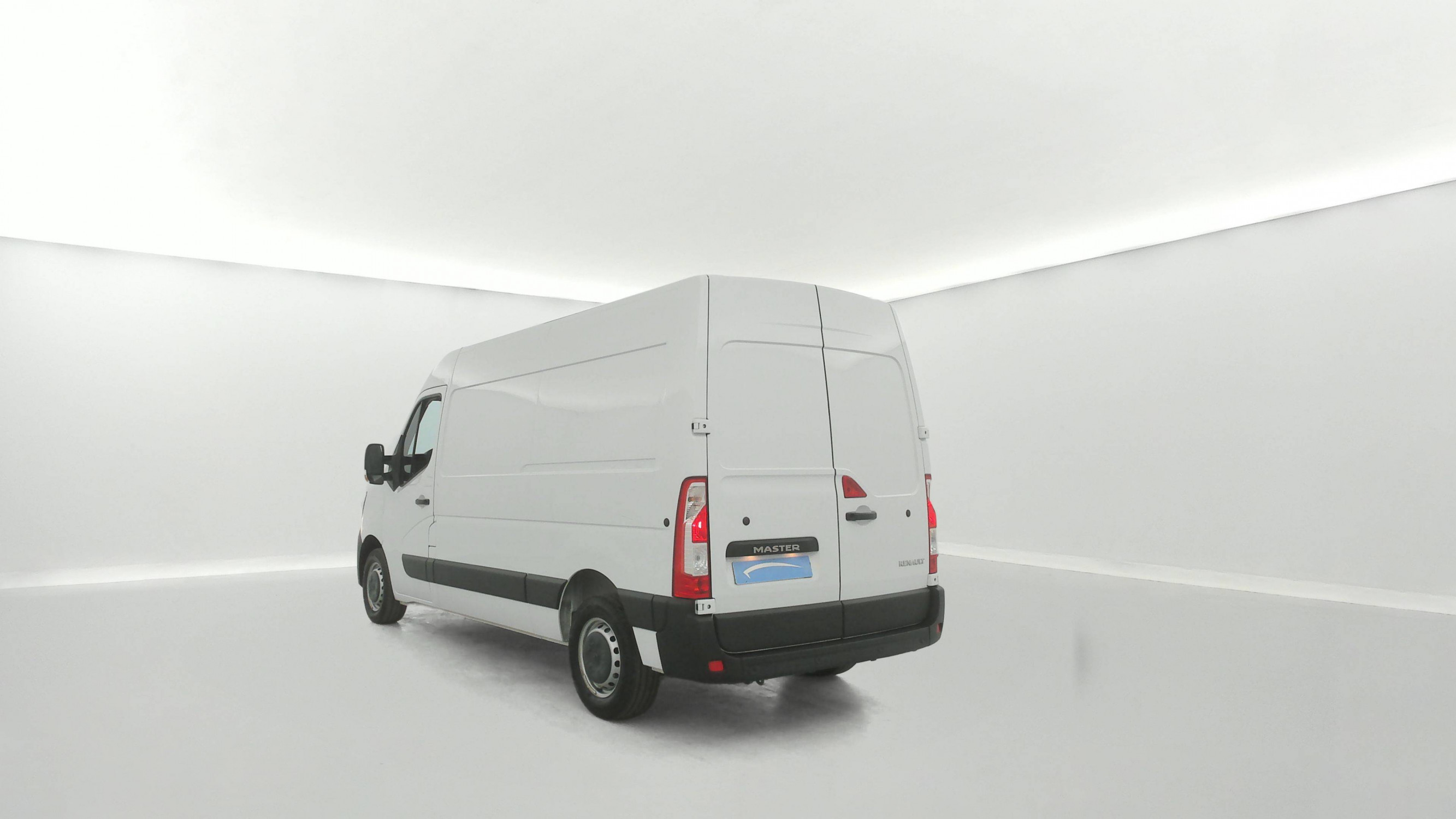 Vente en ligne Renault Master Fourgon MASTER FGN TRAC F3500 L2H2 BLUE DCI 135 au prix de 25 490 €