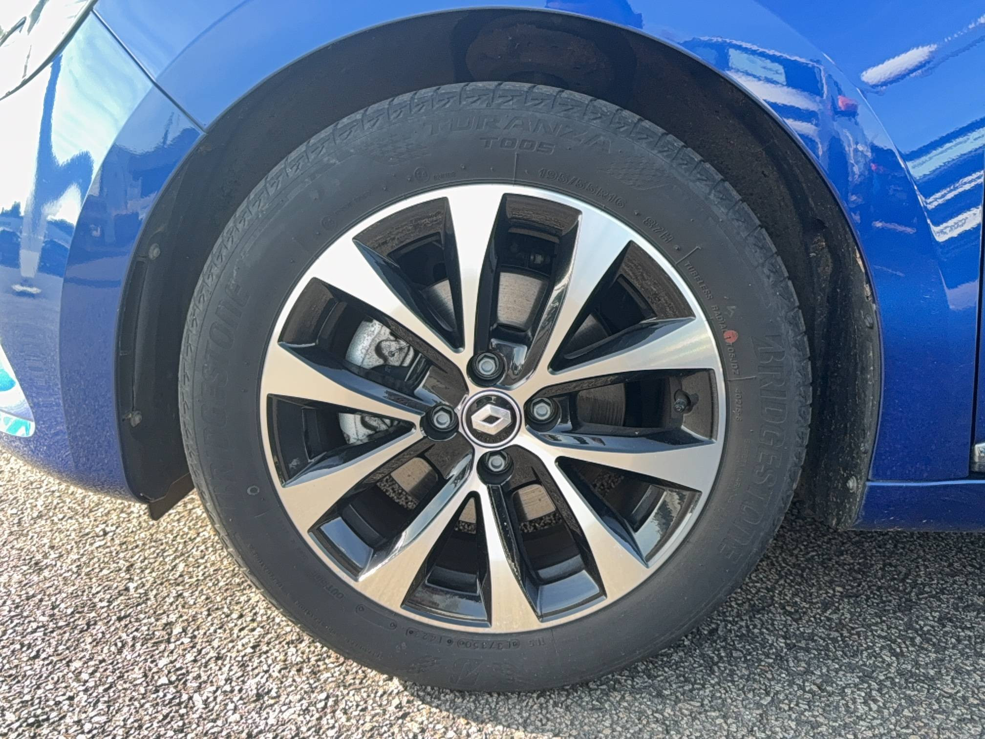 Vente en ligne Renault Clio 5 Clio E-Tech full hybrid 145 au prix de 18 490 €