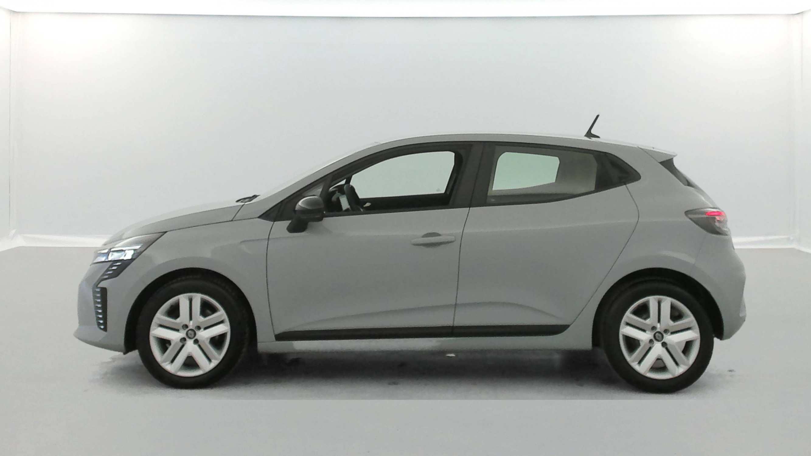 Vente en ligne Renault Clio 5 Clio dCi 100 au prix de 15 390 €