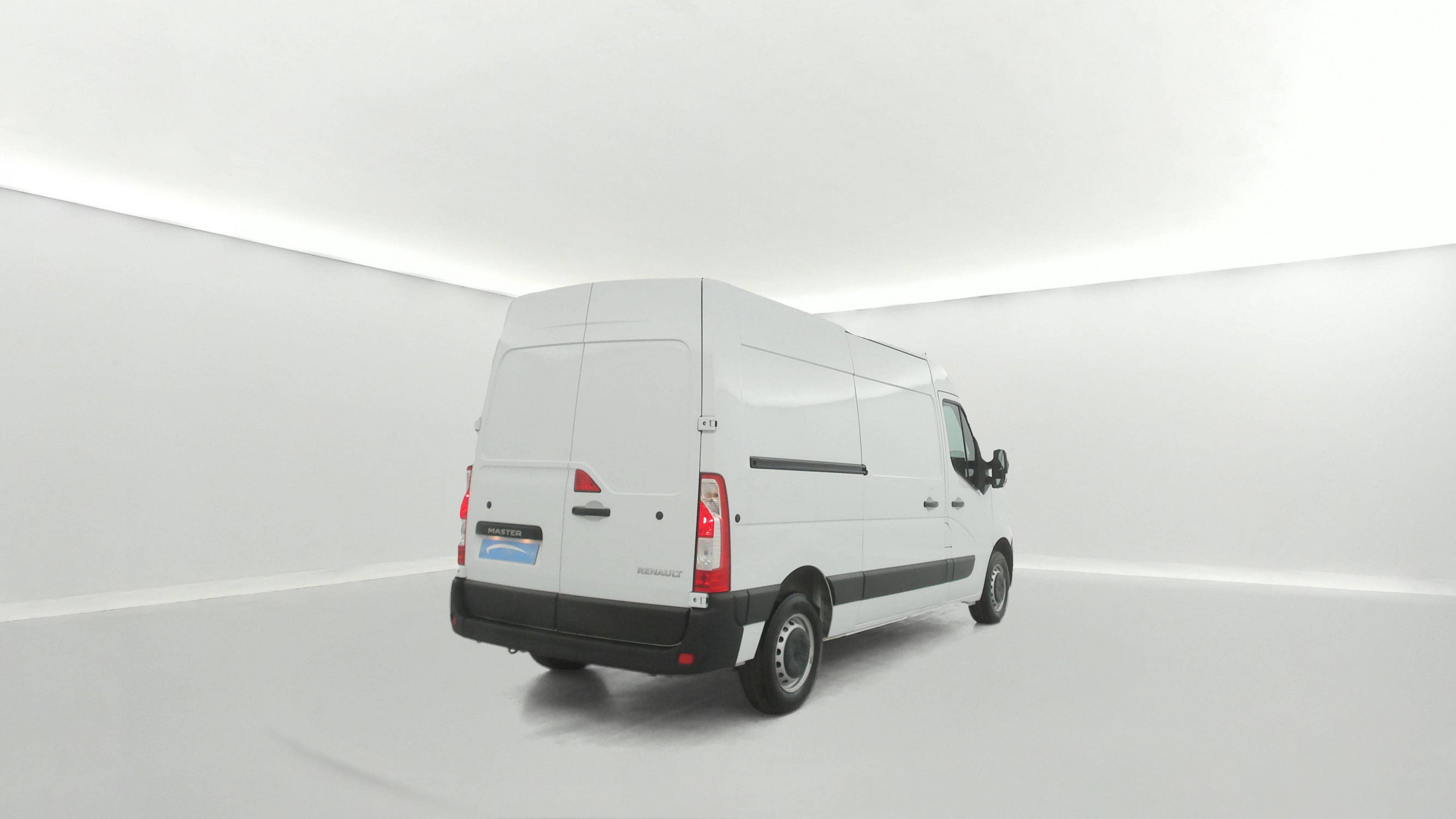 Vente en ligne Renault Master Fourgon MASTER FGN TRAC F3500 L2H2 BLUE DCI 135 au prix de 22 990 €