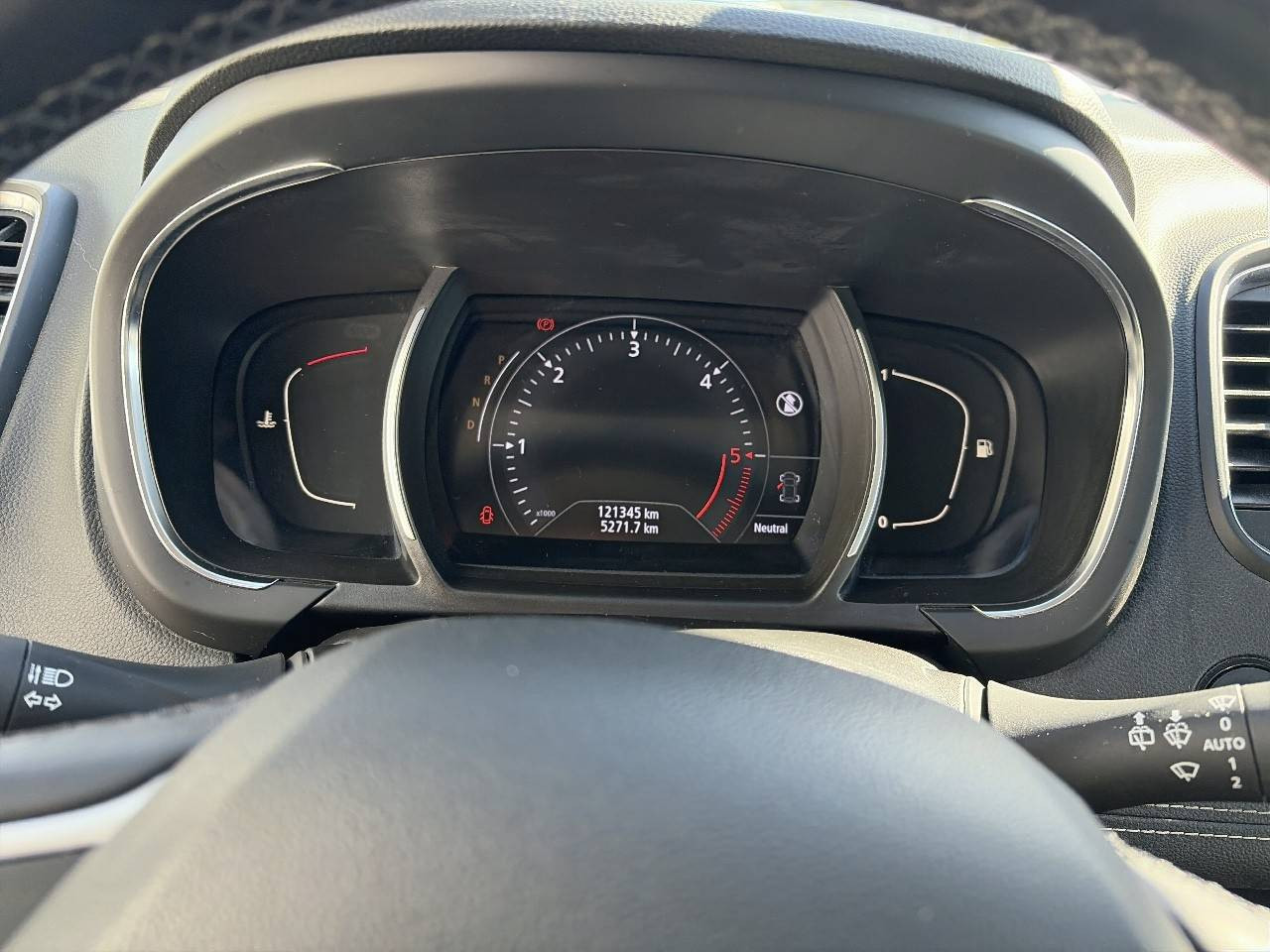 Vente en ligne Renault Grand Scenic 4 Grand Scenic Blue dCi 120 EDC au prix de 15 990 €